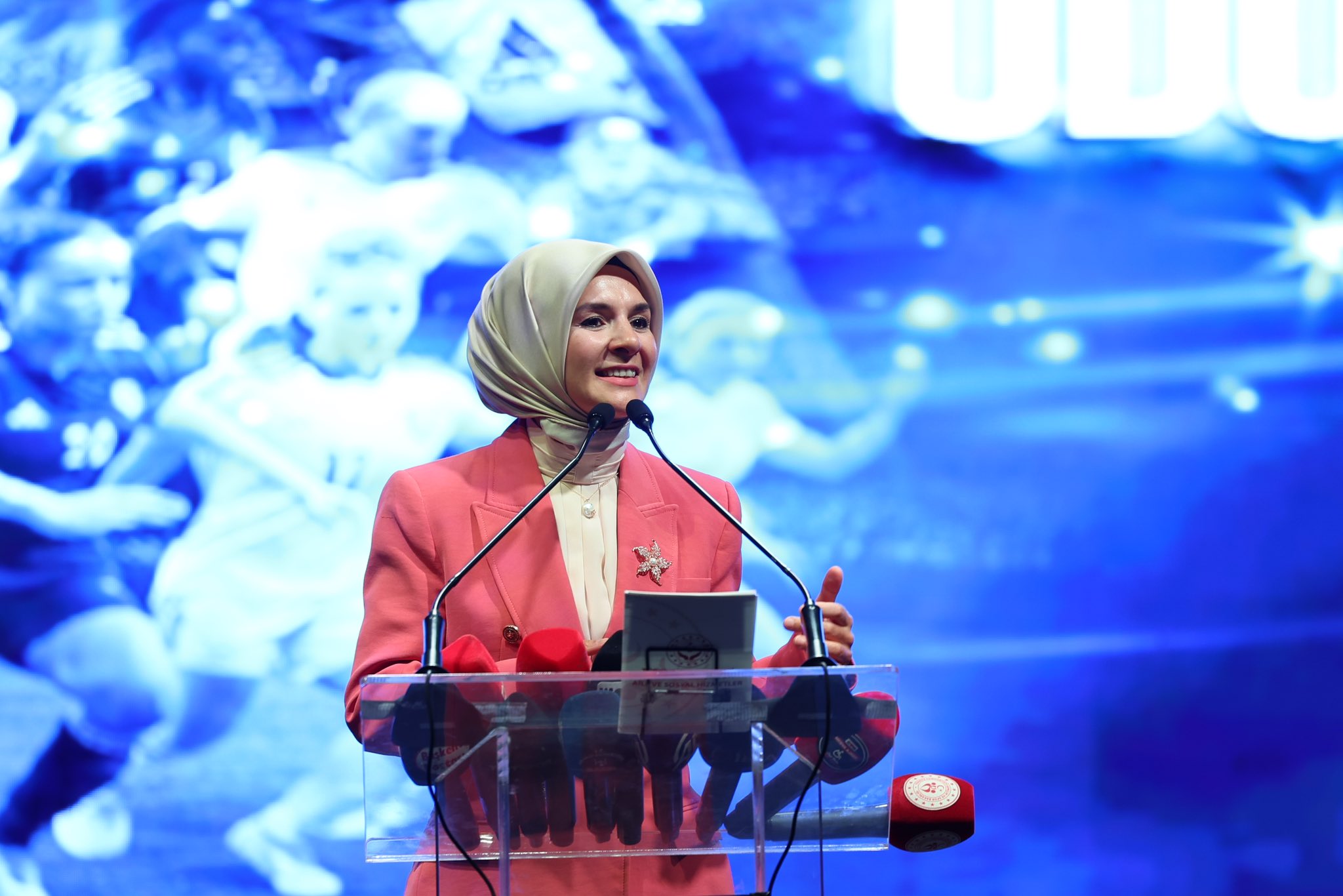 Bakan Göktaş  Kristal Ayaklar Ödül Töreni’ne Katıldı