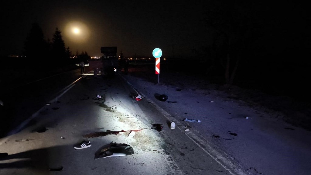 MOTOSİKLET TRAKTÖR RÖMORKUNA ÇARPTTI, KAZADA İKİ KİŞİ ÖLDÜ