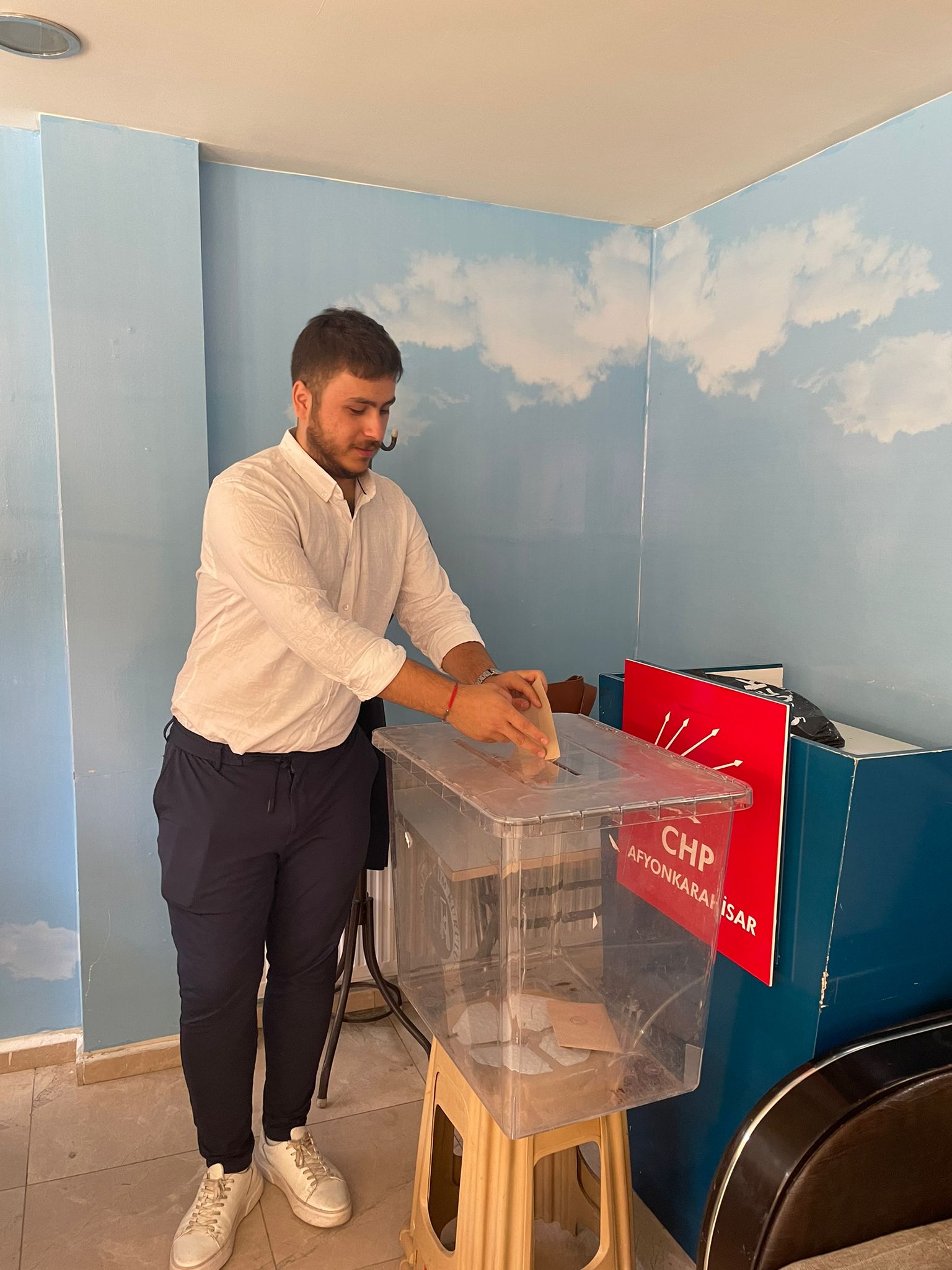 "SLOGANIMIZ BELLİ, İKTİDAR GENÇLERLE GELECEK"