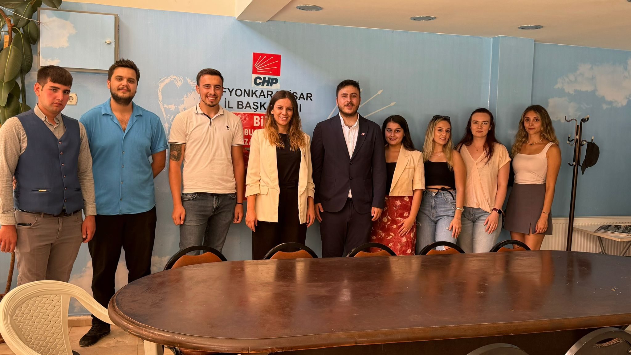 "SLOGANIMIZ BELLİ, İKTİDAR GENÇLERLE GELECEK"