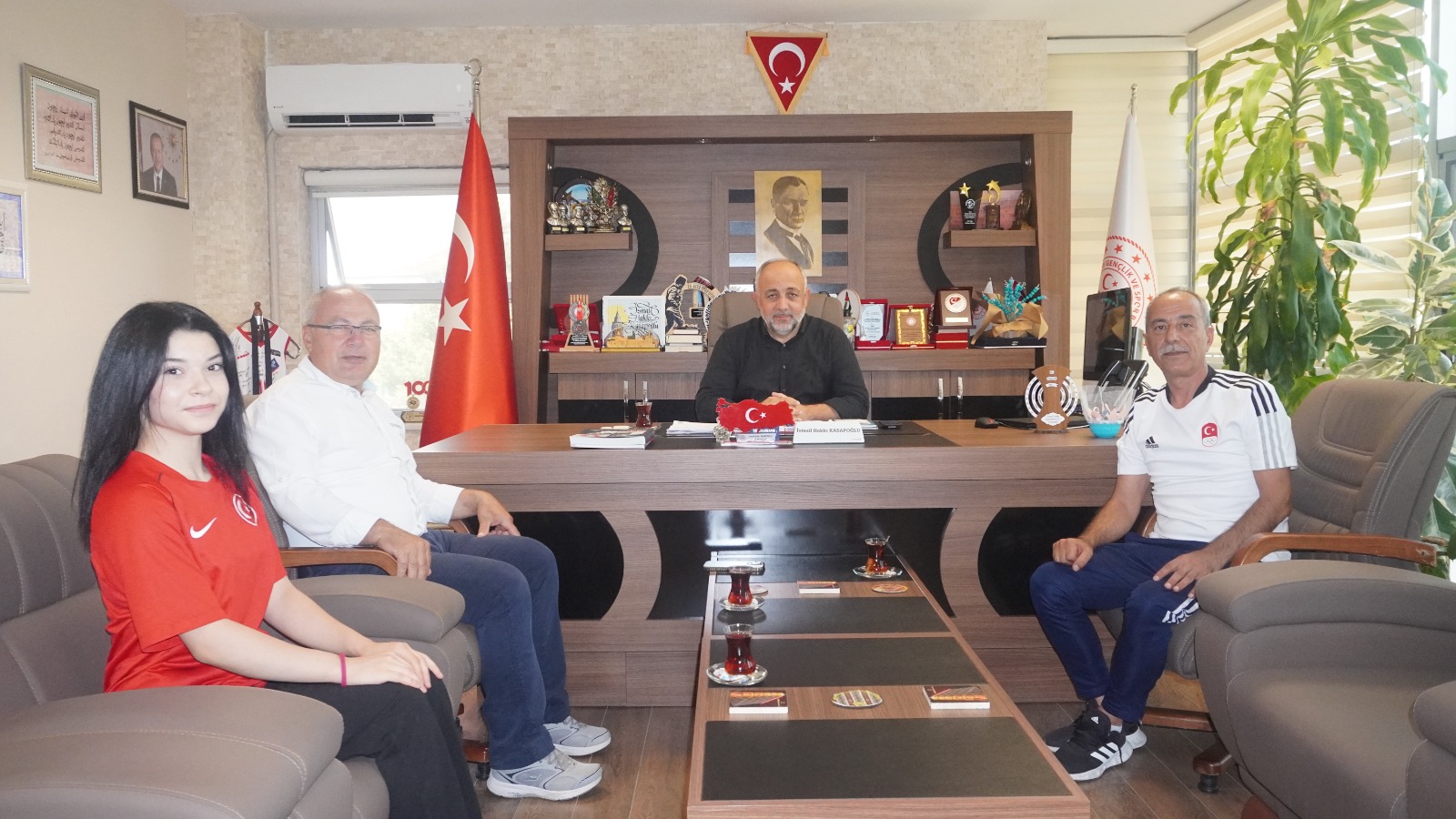 AFYON'LU KARATECİ SULTAN SARIGÜL DÜNYA ŞAMPİYONASI İÇİN KAMPA KATILIYOR