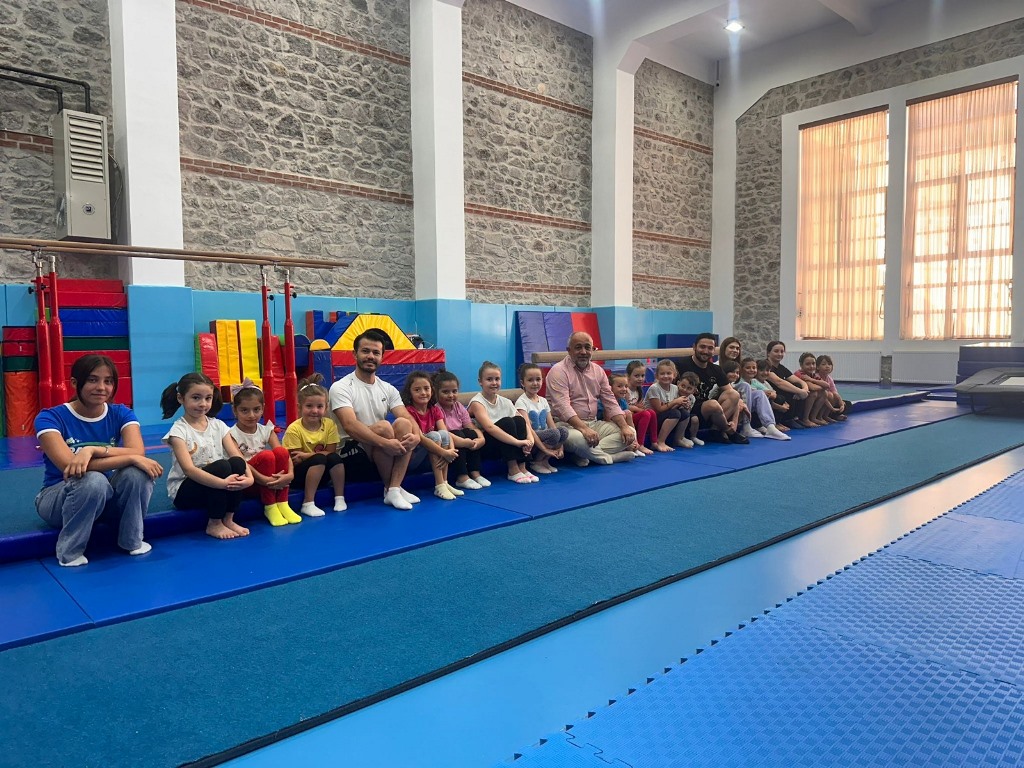 CİMNASTİK SALONLARI'NDA YOĞUN TEMPO