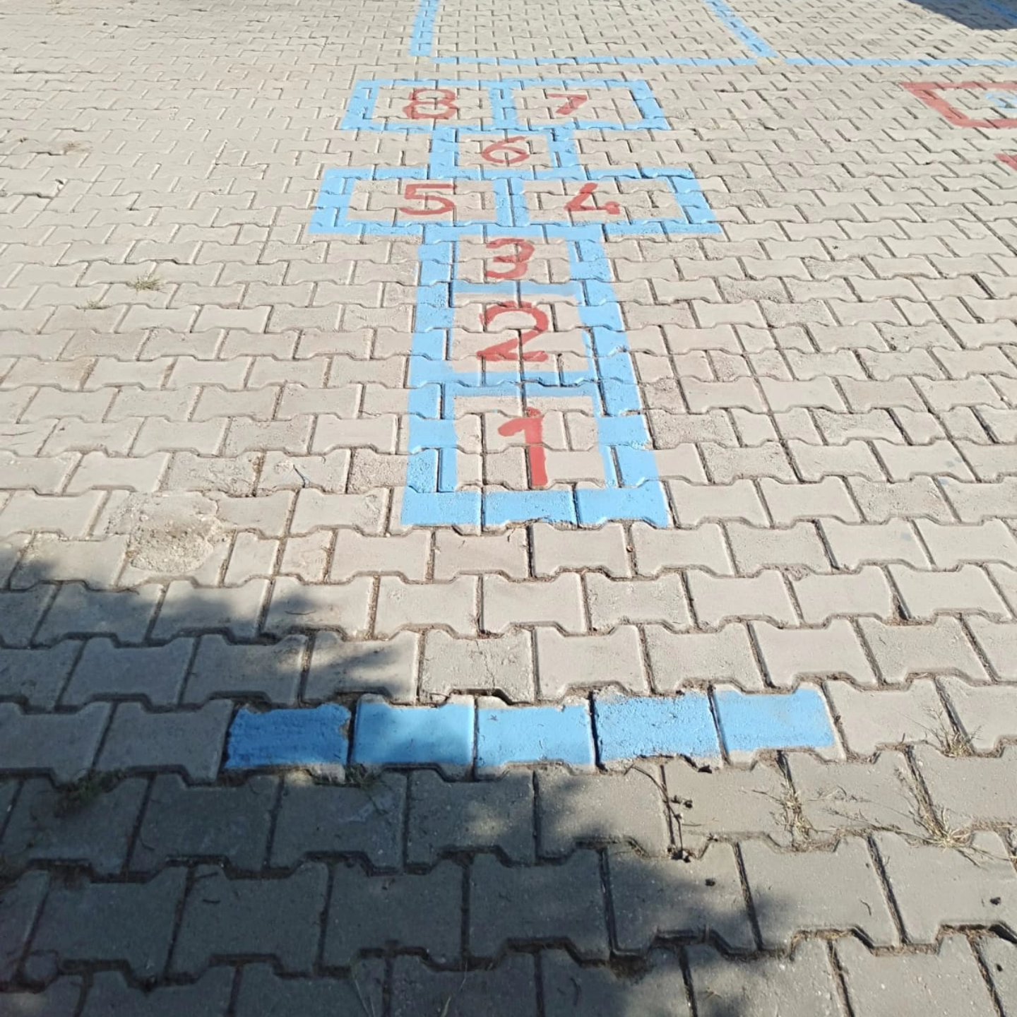 DAZKIRI'DA OKULLAR YENİ DÖNEME HAZIRLANIYOR