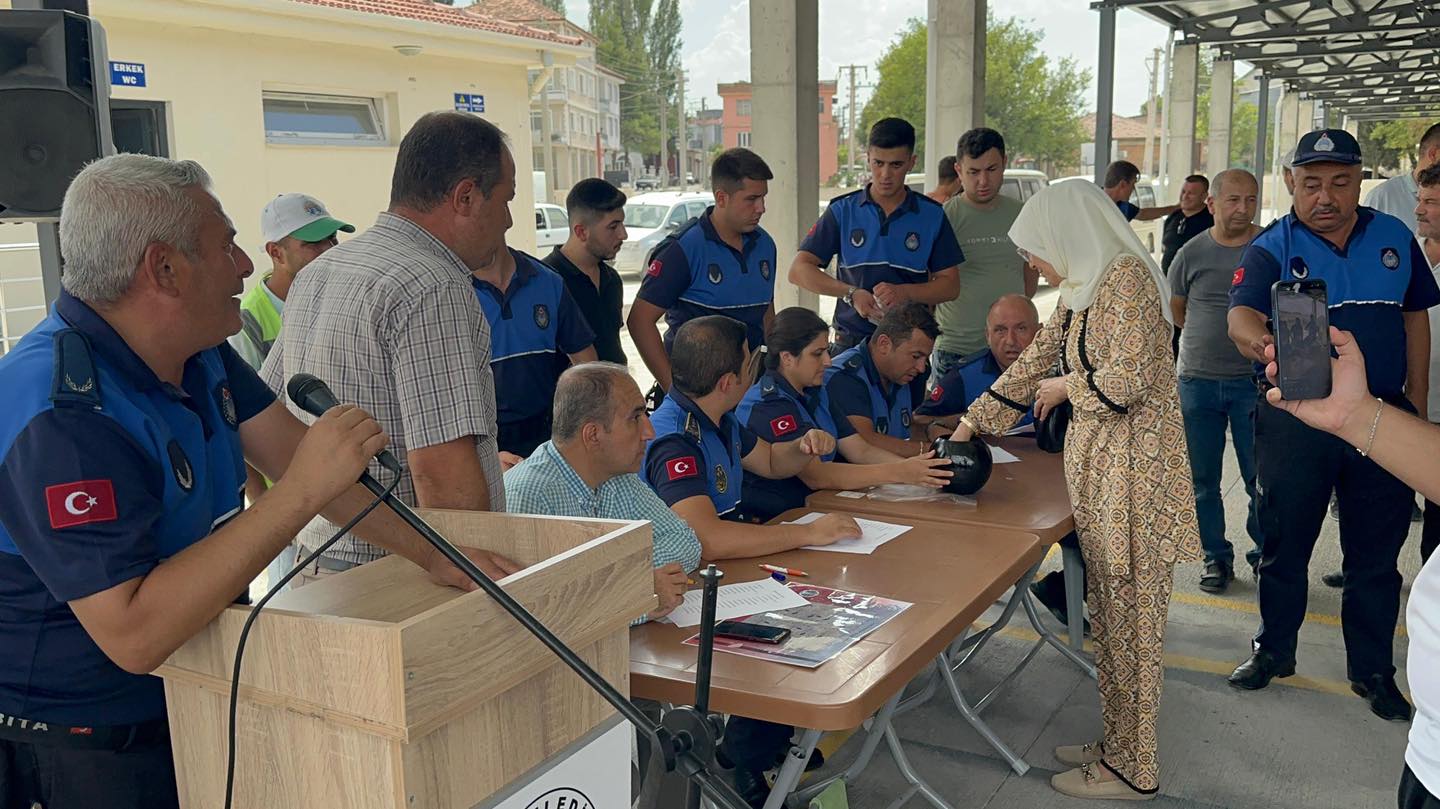 “Yeni Kapalı Pazar Yerinde Kura Çekimi ile Esnaflara Tezgah Teslimi Gerçekleşti”