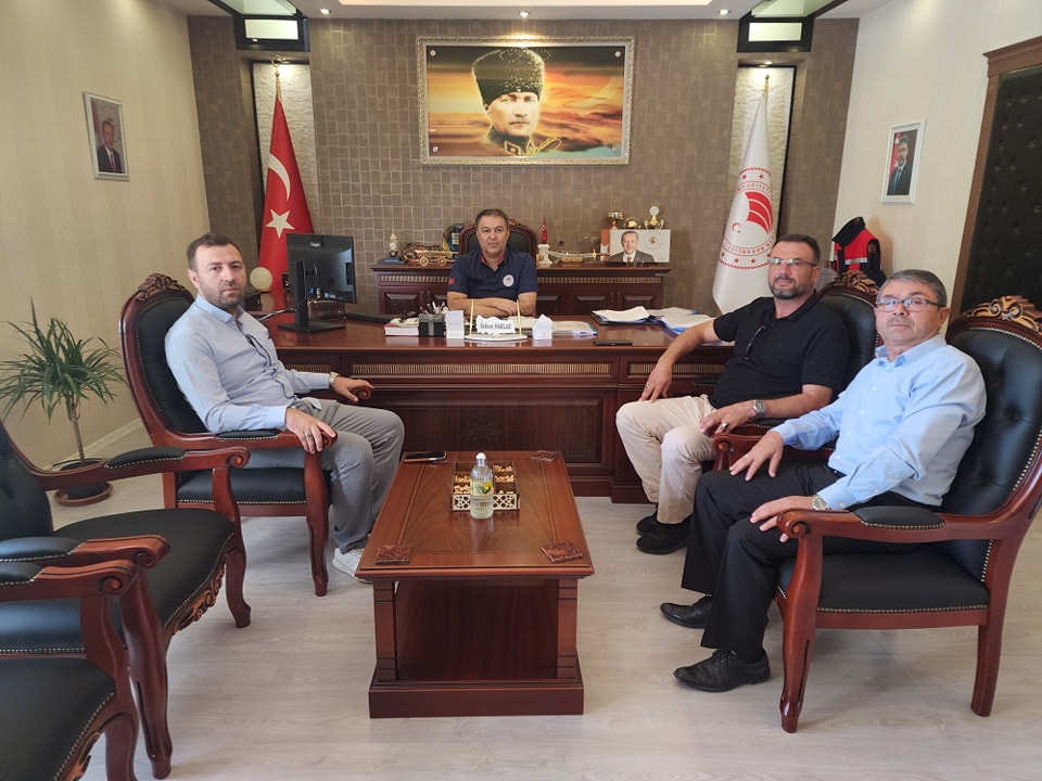 AK Parti İlçe Başkanlarından Müdür Özkan Parlak’a Ziyaret