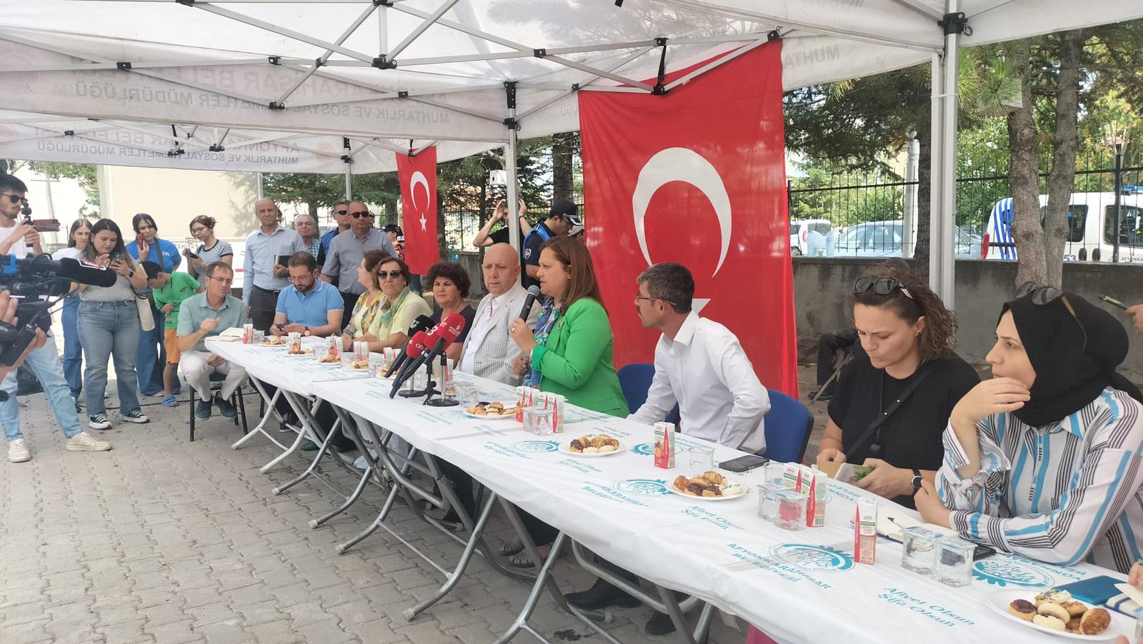 Başkan Köksal, Sadıkbey’de Düğün Salonu ve Park Alanı İçin Çözüm Sözü Verdi