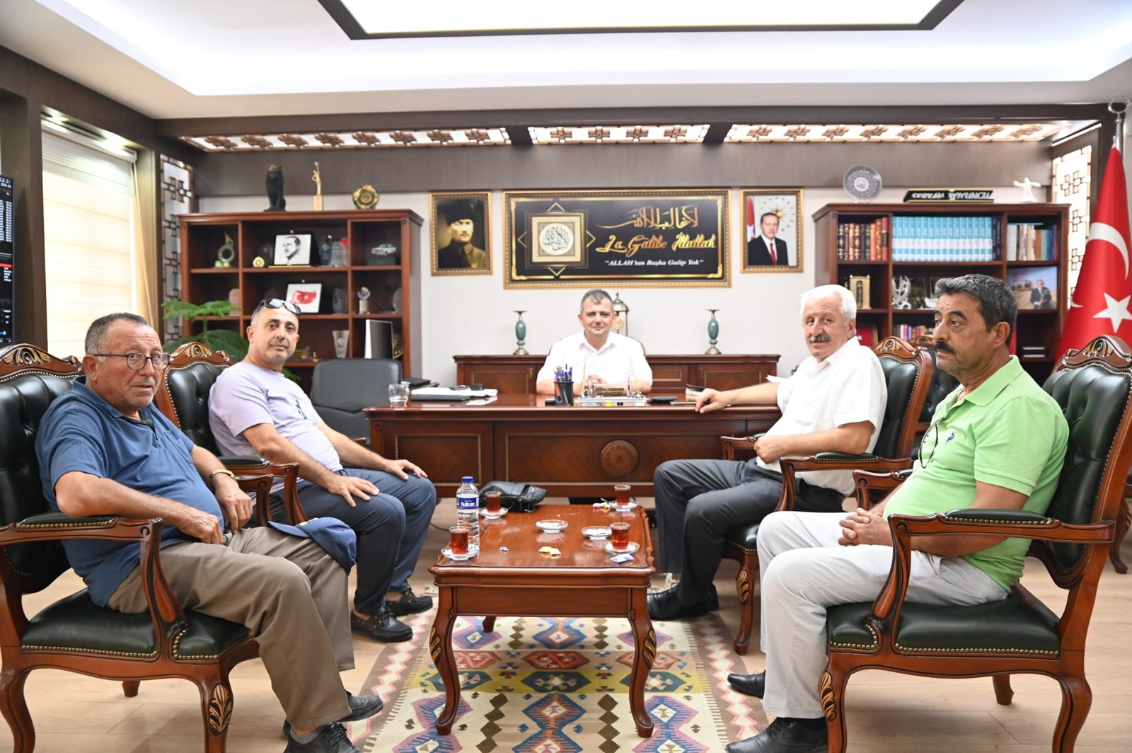 KOYUNCU, CHP İLÇE TEŞKİLATINI MAKAMINDA AĞIRLADI