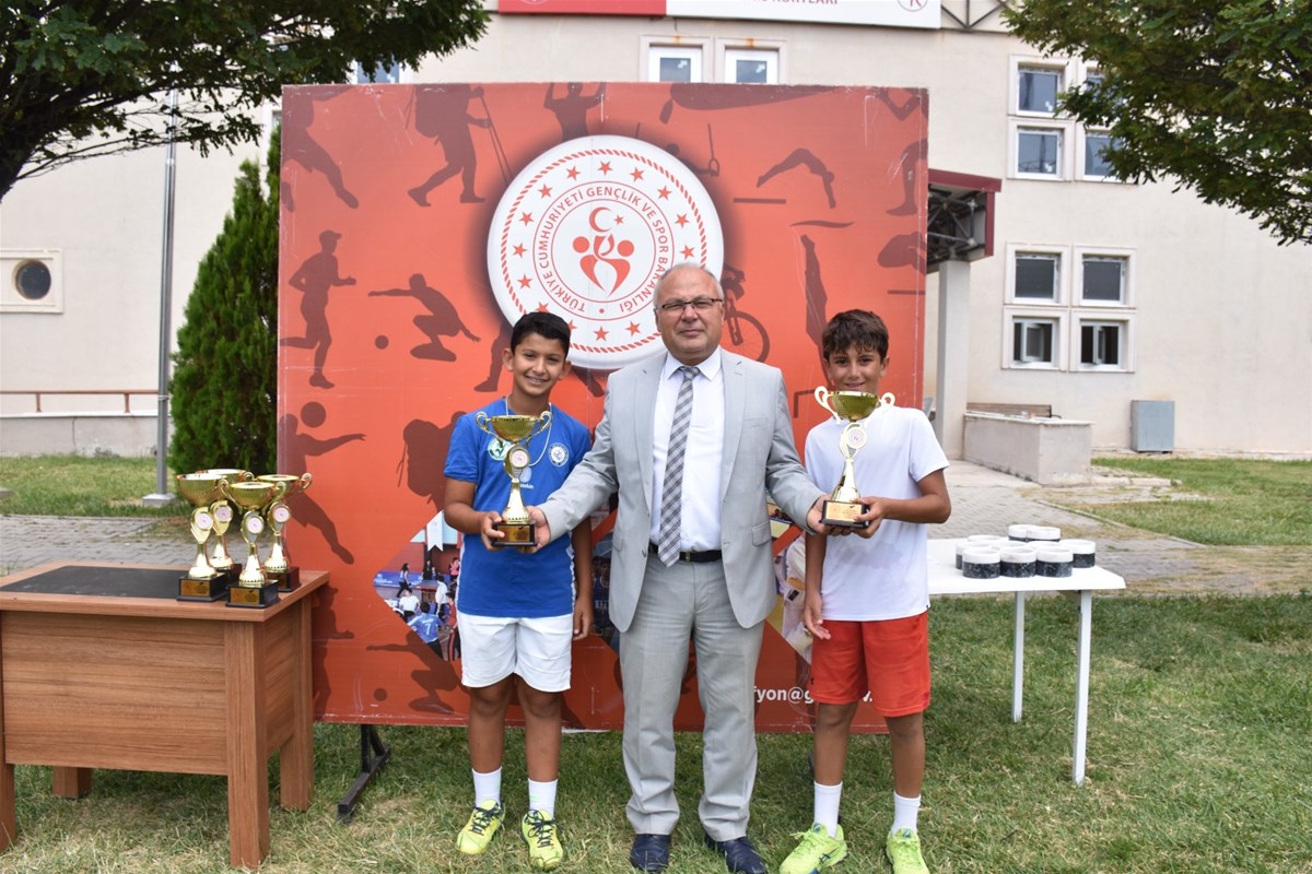 Afyonkarahisar’da Tenis Turnuvası Tamamlandı