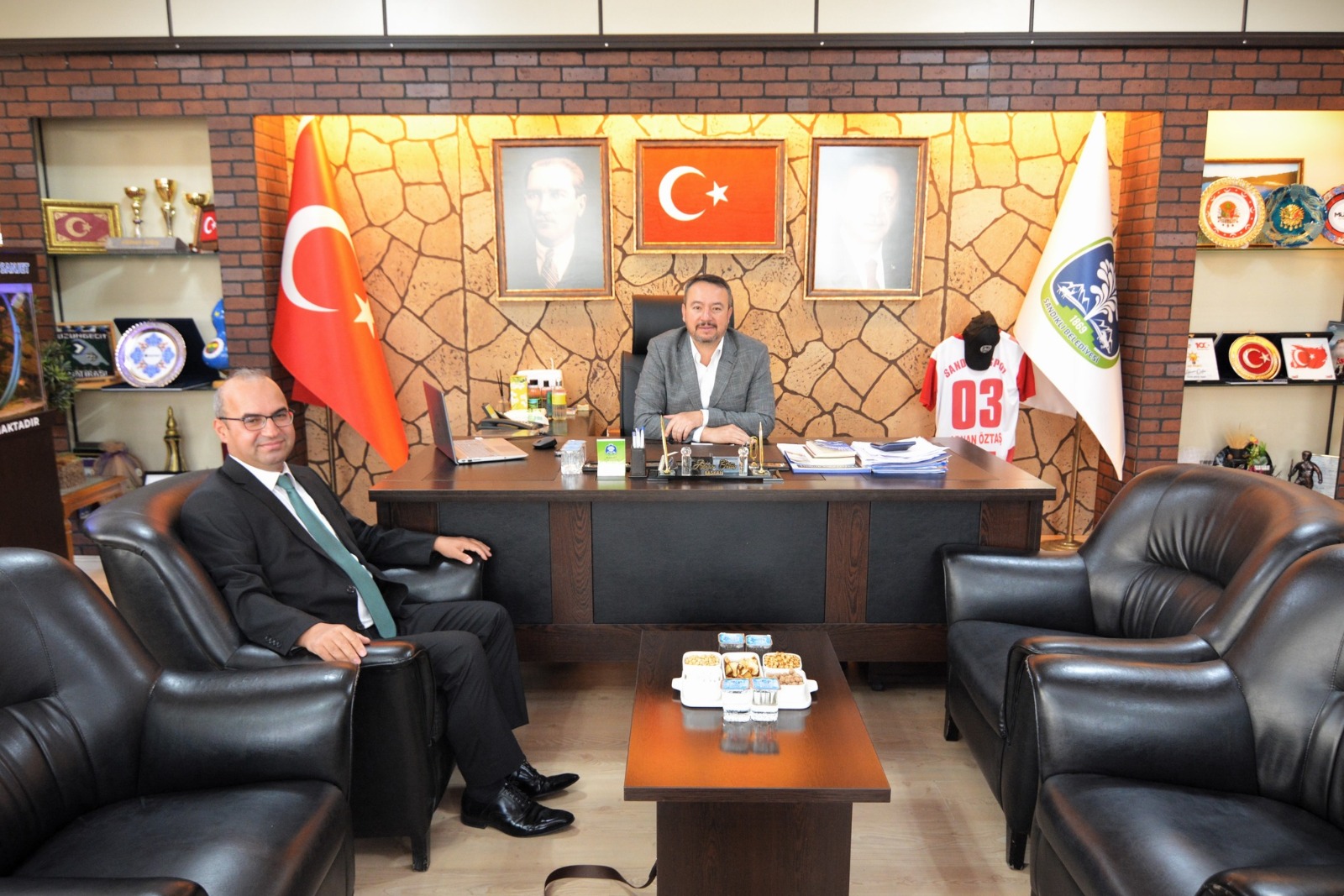 BELEDİYE BAŞKANI ÖZTAŞ KONUĞUNU AĞIRLADI