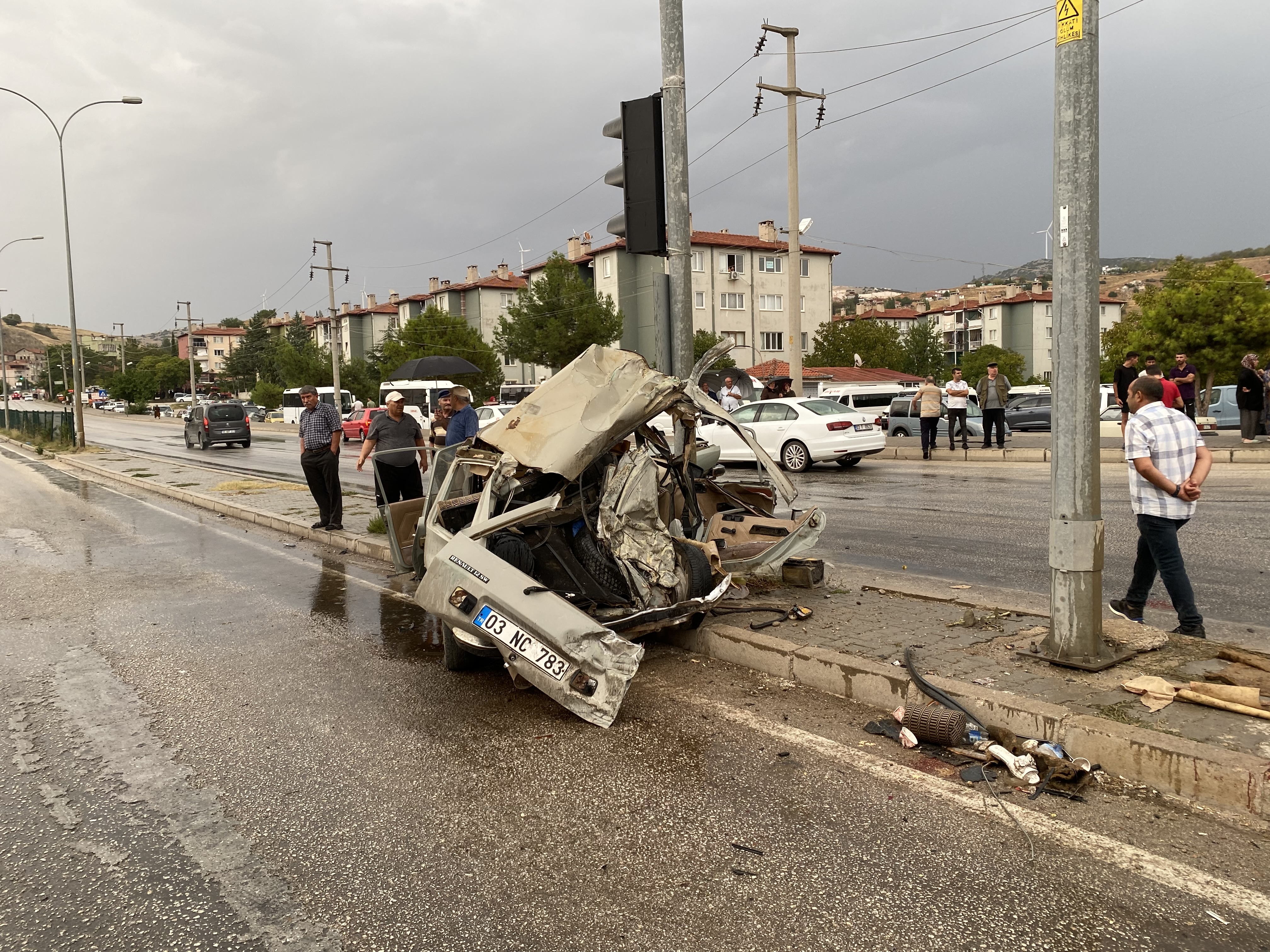 Freni Patlayan TIR Dehşet Saçtı 2 Ölü 12 Yaralı