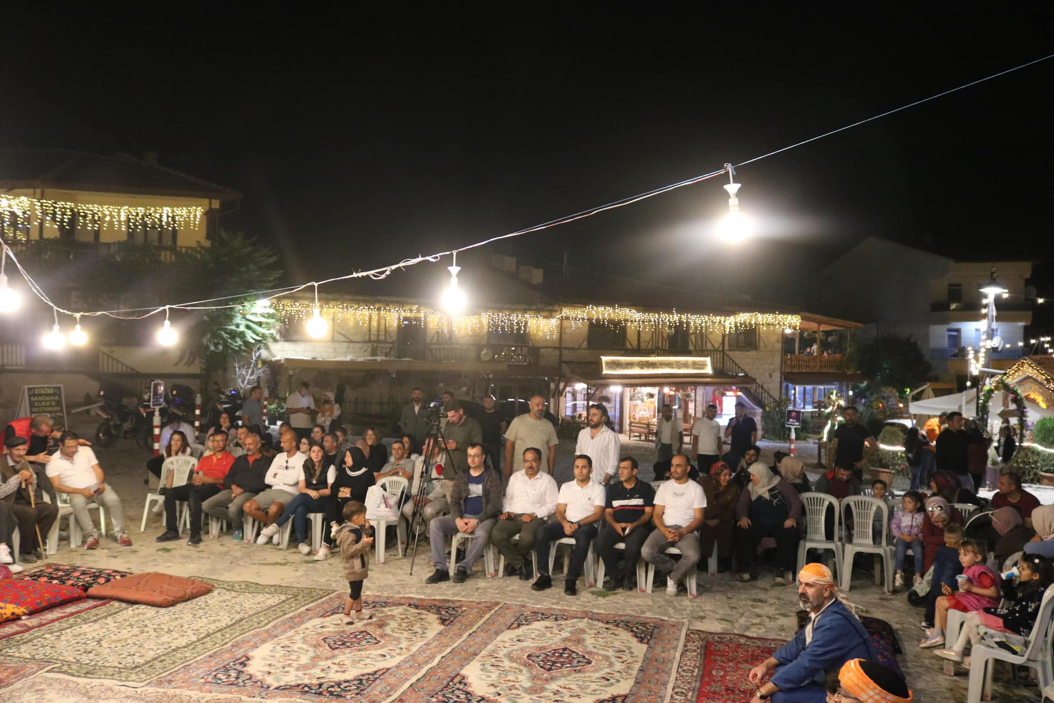 KAYMAKAM BİLDİRİCİ AYAZİNİ KÖYÜNÜ ZİYARET ETTİ