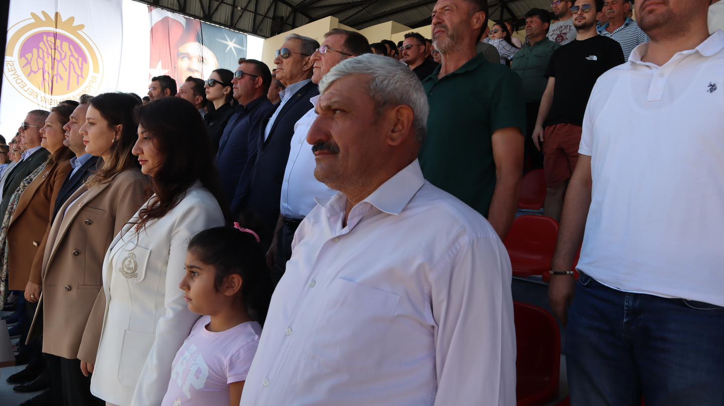 BAŞKAN KÖKSAL RAHVAN YARIŞLARINI İZLEDİ