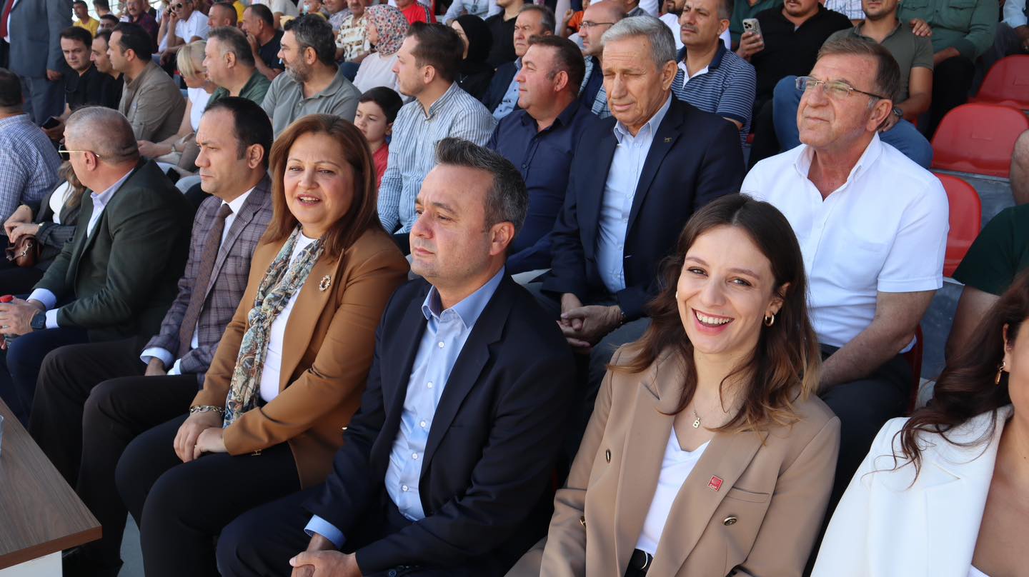 CHP’li Erhan Başkan Köksal’a Teşekkür Etti Rahvan At Koşusunu İzledi