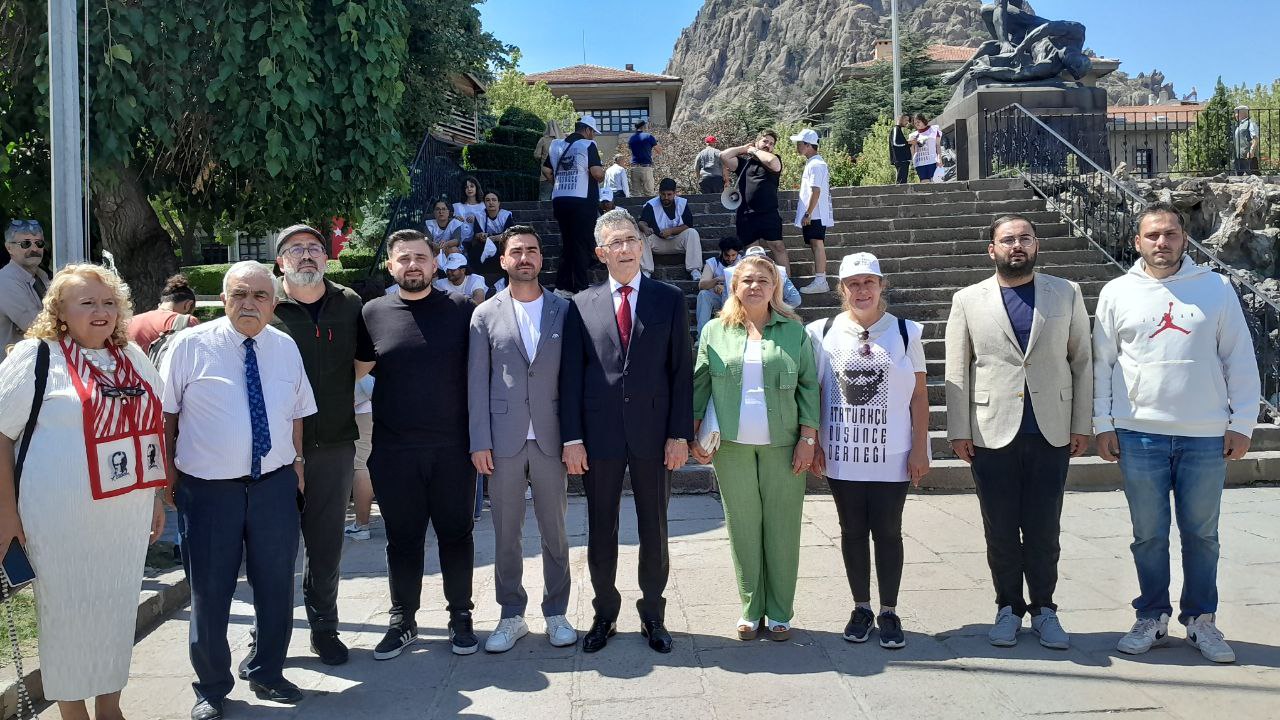 Afyonkarahisar ADD'den Zafer Bayramı Açıklamaları: "Gençlerimiz, Mustafa Kemal Atatürk'ün emanetidir"