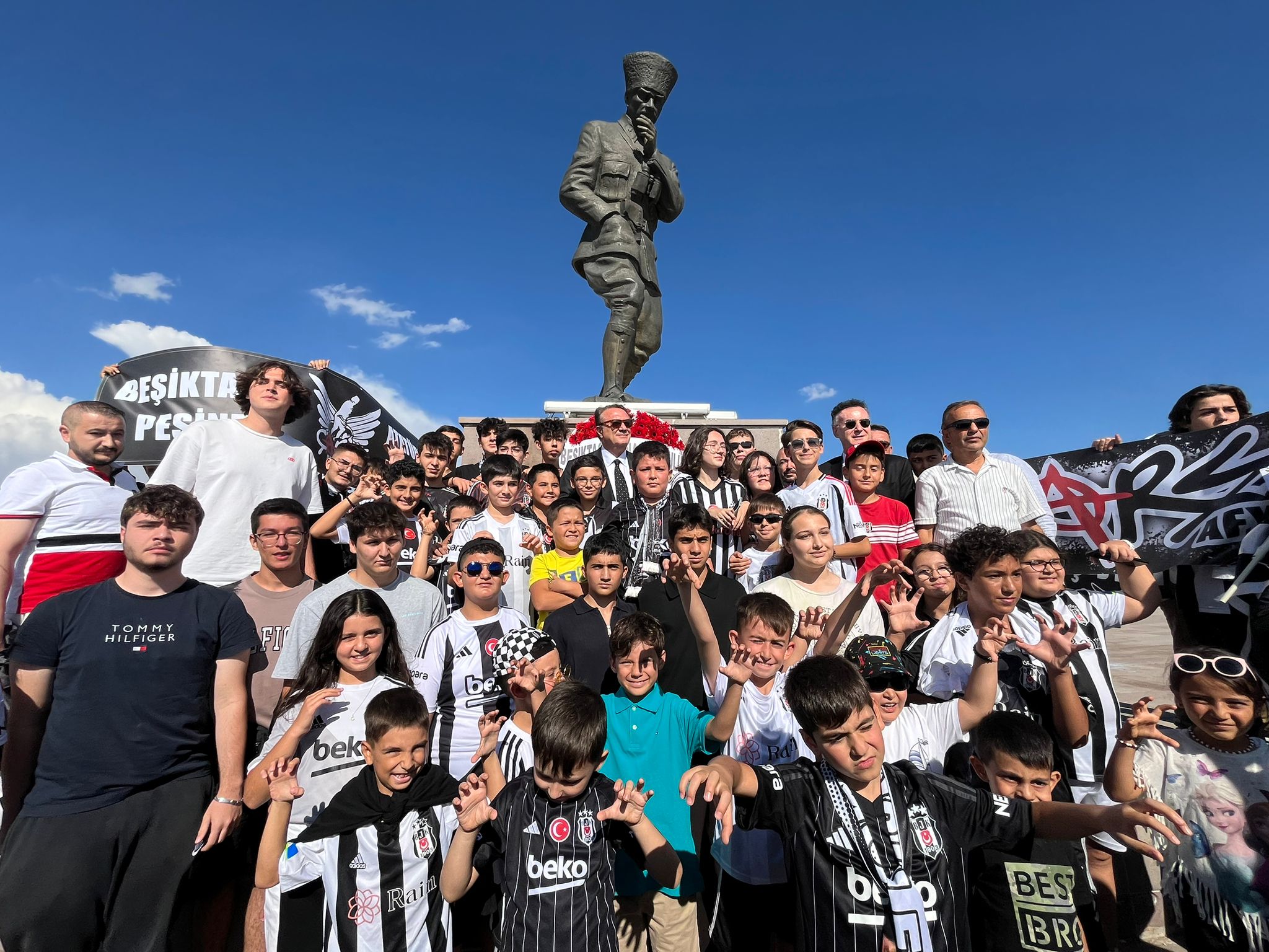 BJK BAŞKANI 'ARAT' KOCATEPE'DEN SESLENDİ