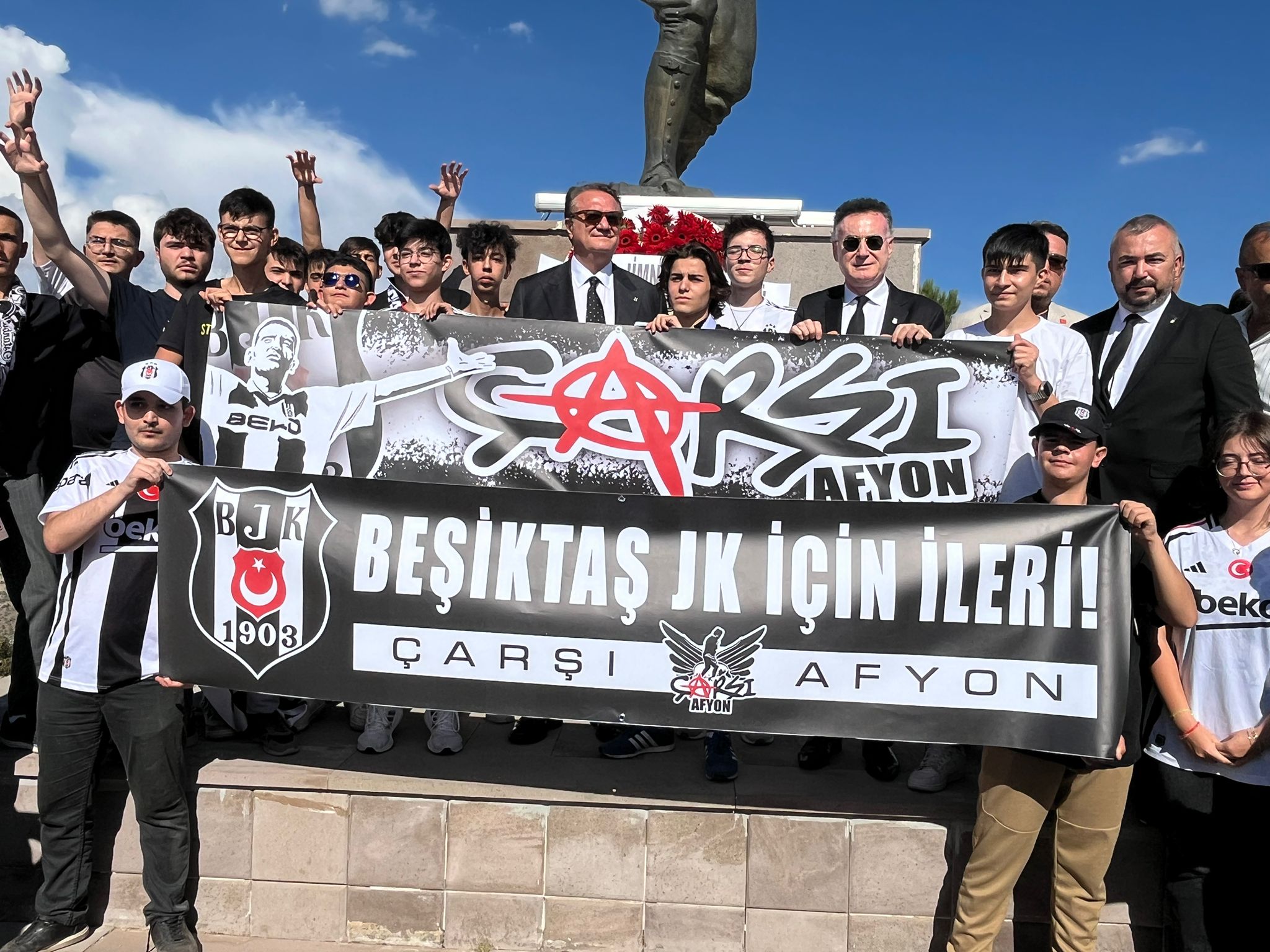 BJK BAŞKANI 'ARAT' KOCATEPE'DEN SESLENDİ