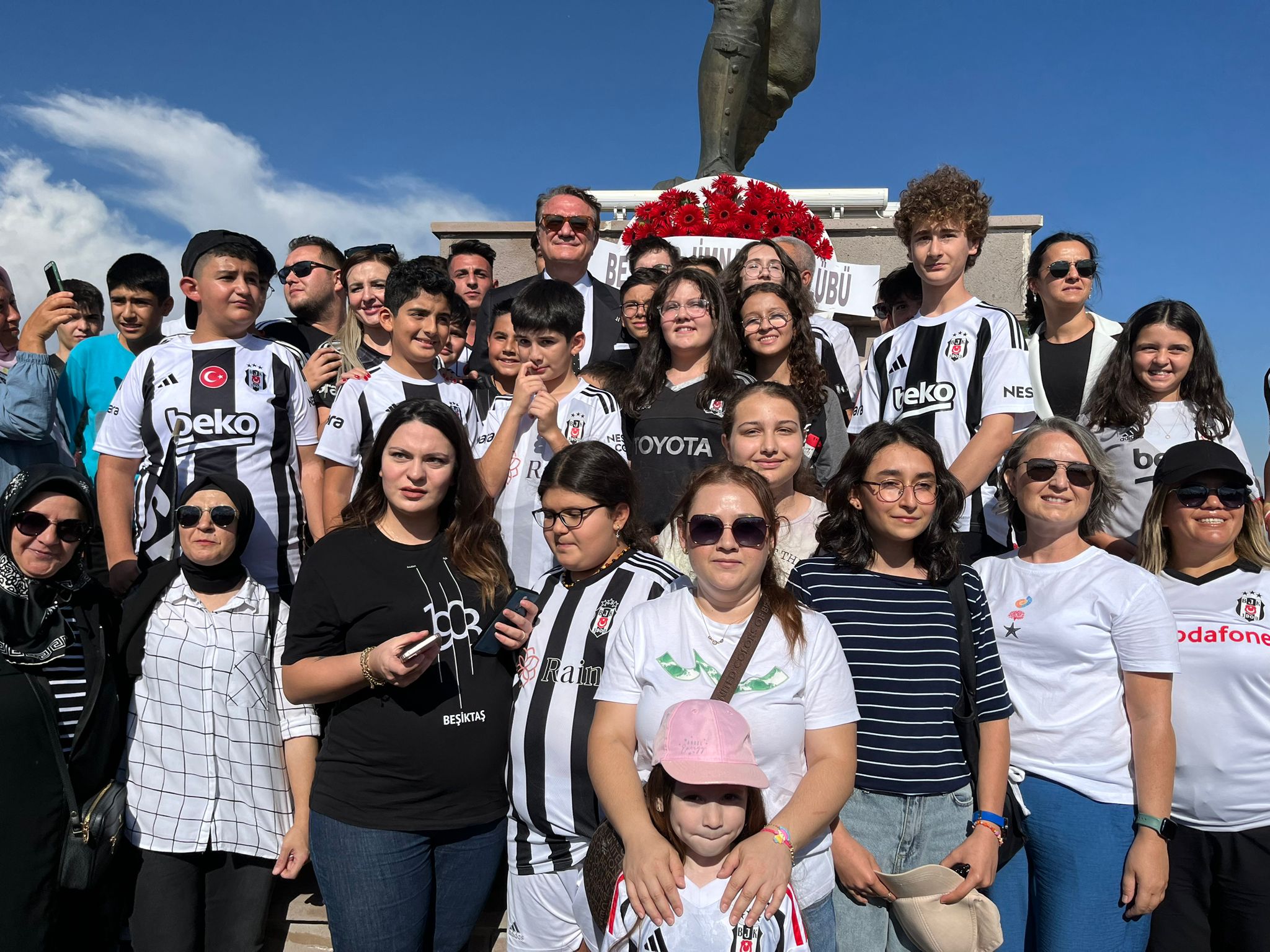 BJK BAŞKANI 'ARAT' KOCATEPE'DEN SESLENDİ