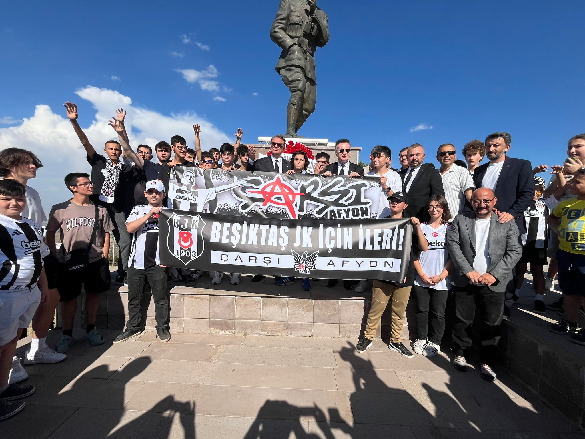 BJK BAŞKANI 'ARAT' KOCATEPE'DEN SESLENDİ