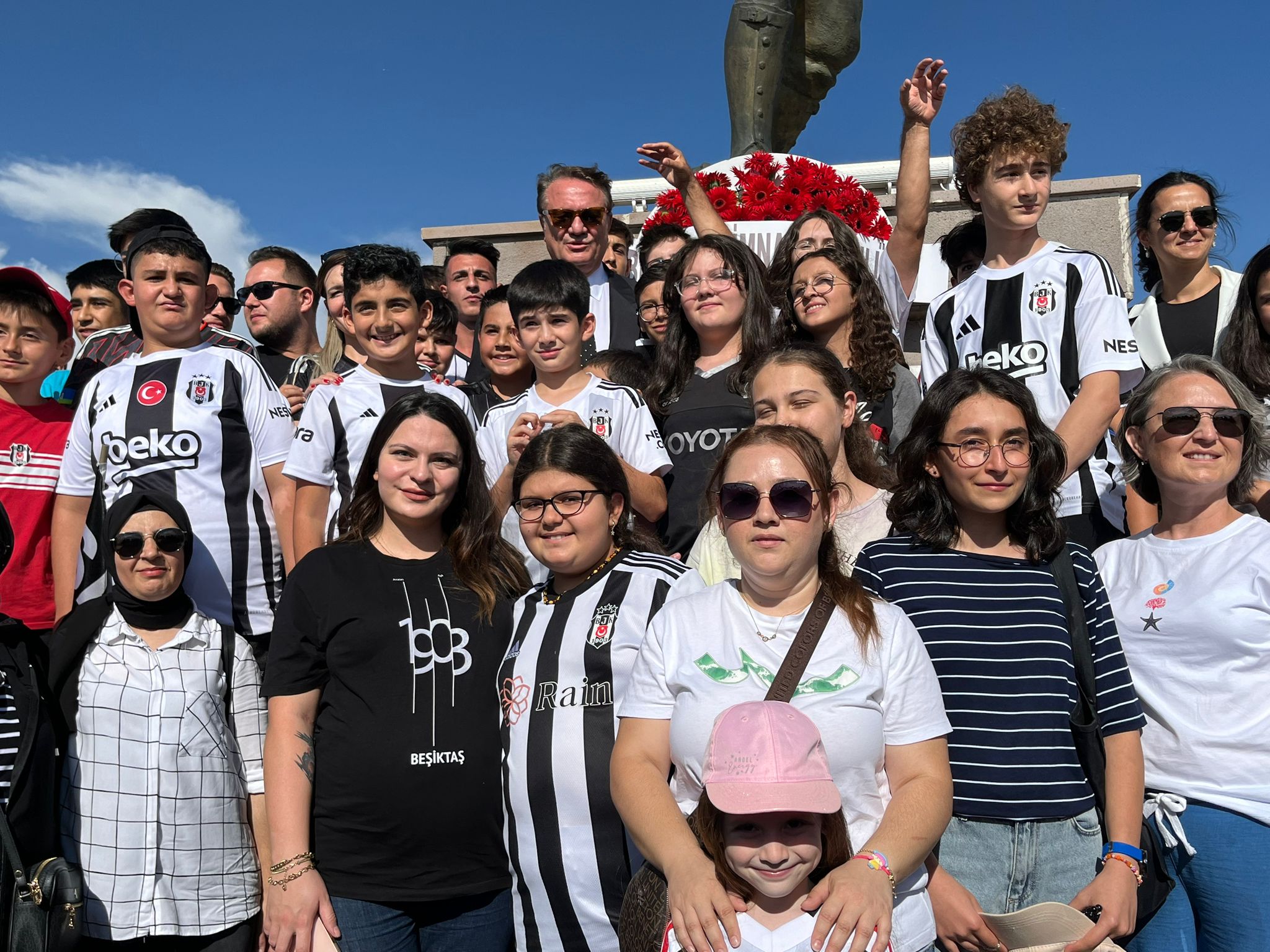 BJK BAŞKANI 'ARAT' KOCATEPE'DEN SESLENDİ
