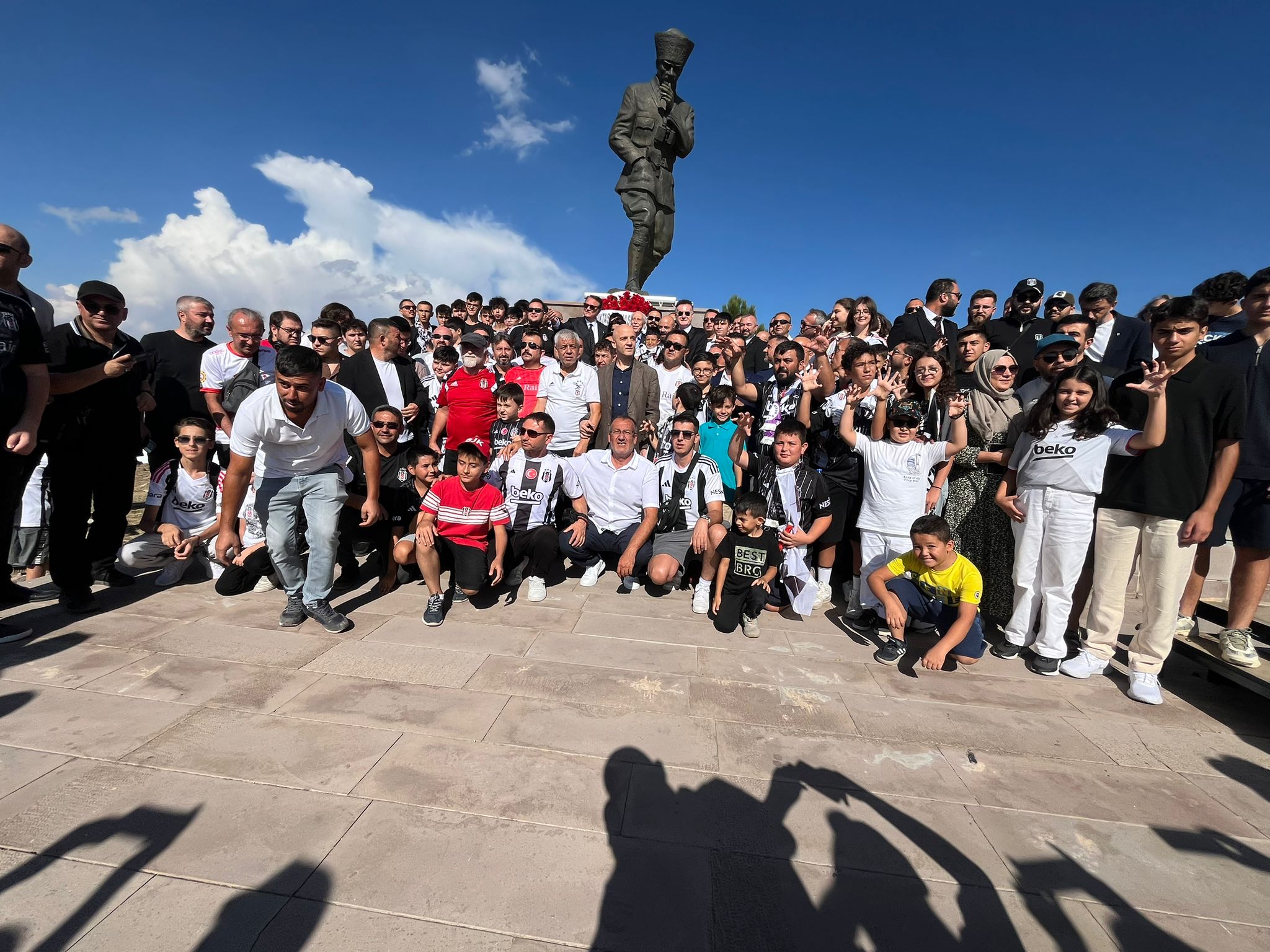 BJK BAŞKANI 'ARAT' KOCATEPE'DEN SESLENDİ