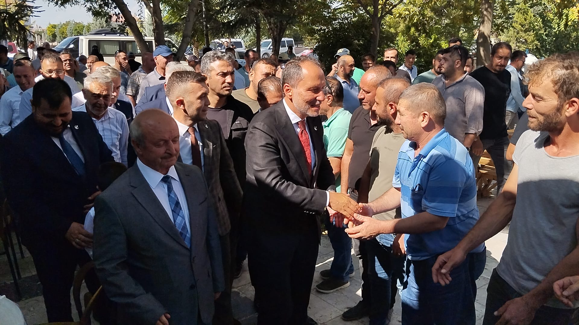 YRP Lideri Erbakan, Afyon'daki Yeniden Refah'lı Belediyeleri Ziyaret Etti