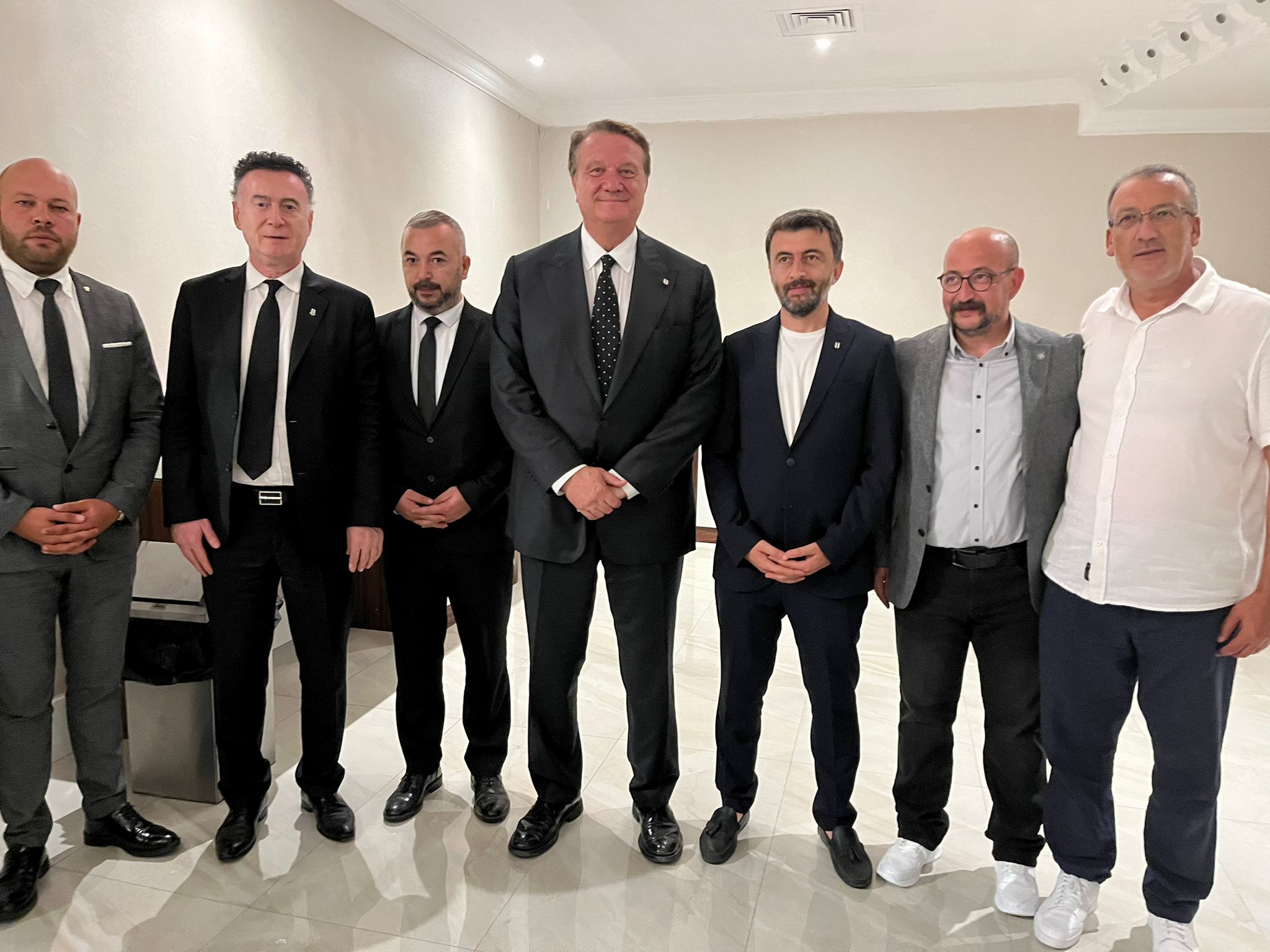 TÜRKİYE'NİN EN GÜZEL BEŞİKTAŞLILAR DERNEĞİNİ AÇTIK