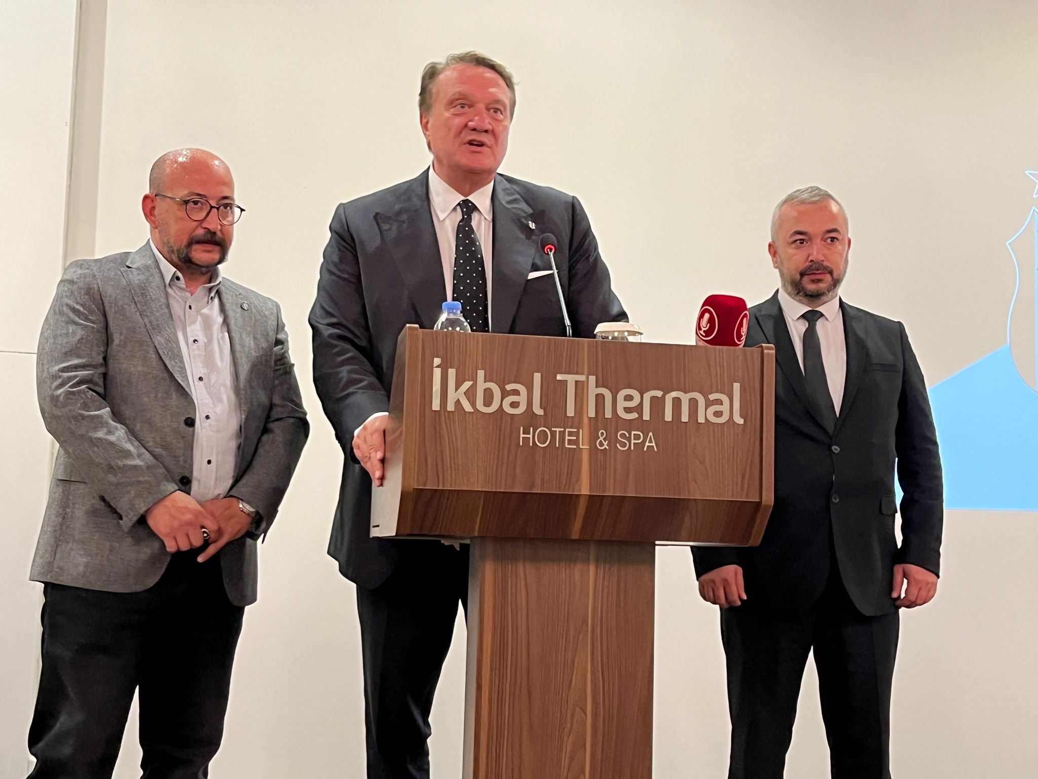 TÜRKİYE'NİN EN GÜZEL BEŞİKTAŞLILAR DERNEĞİNİ AÇTIK