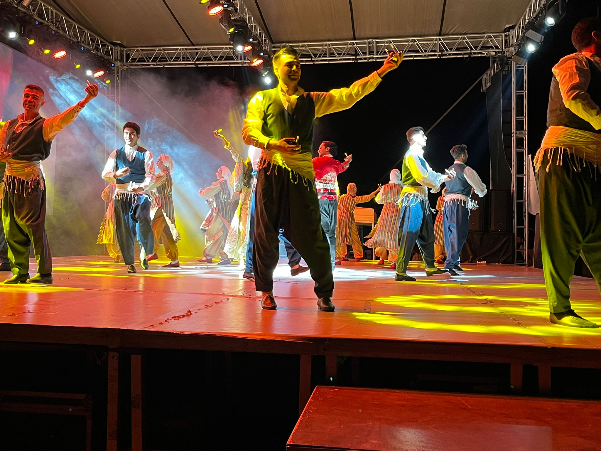 "ZAFERE DOĞRU CUMHURİYET DOĞUYOR"