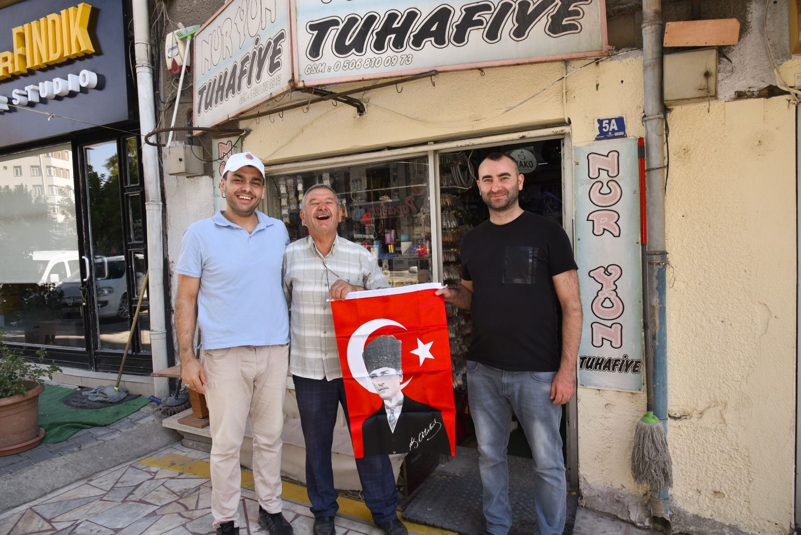 Afyon Kırmızı-Beyaz...Büyük Zafer’i Türk Bayrakları İle Kutluyoruz!