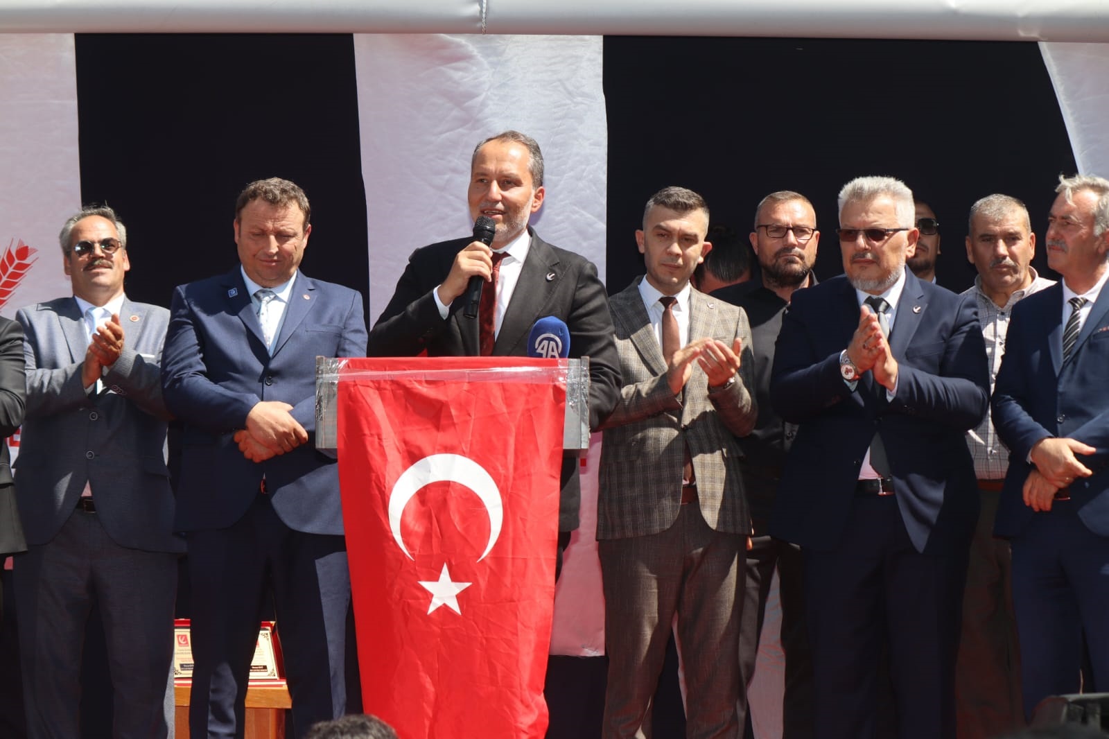 "Belediyeleri Yerinde Takip Eden Liderimize Minnettarız"