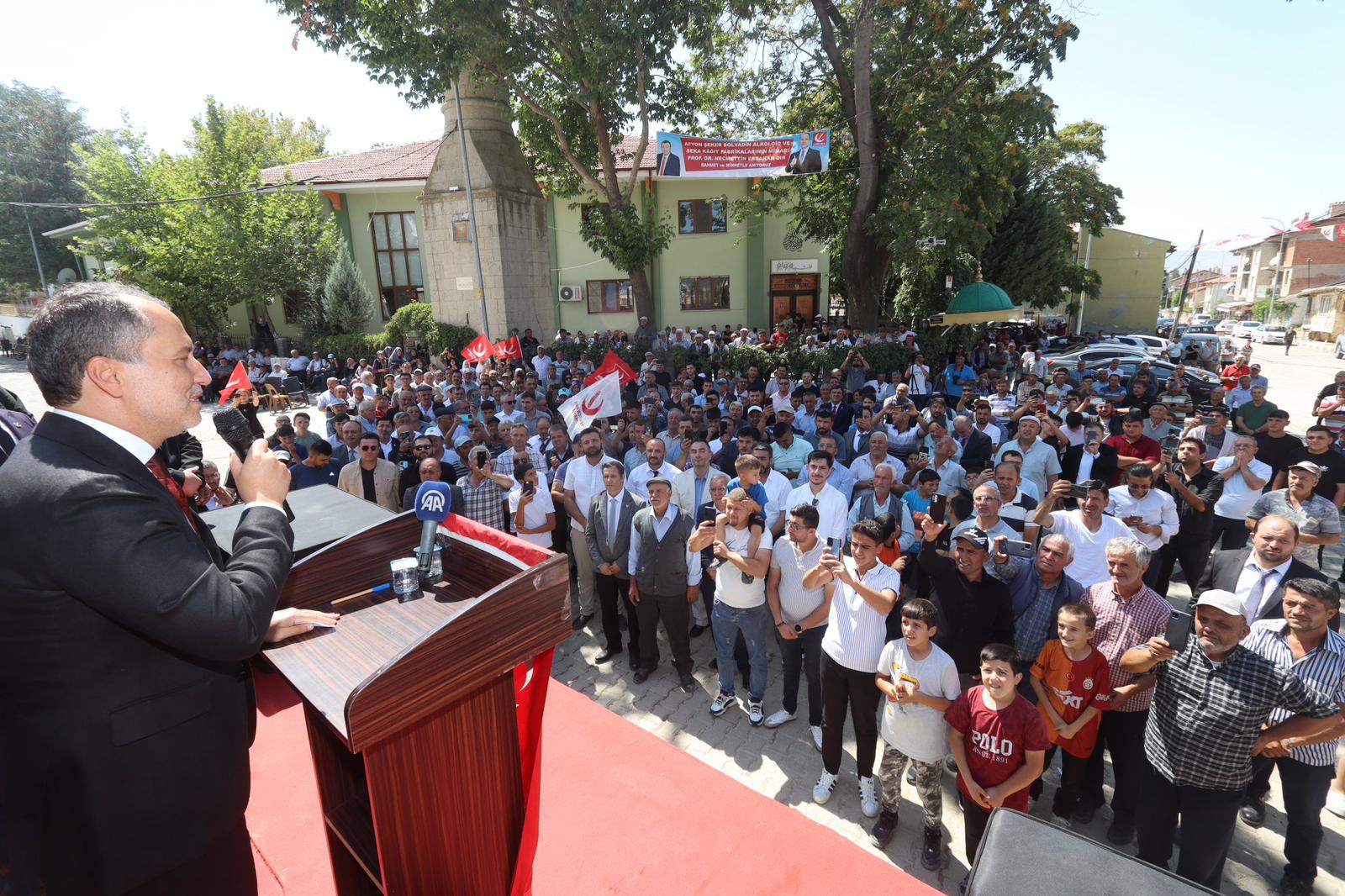 "Belediyeleri Yerinde Takip Eden Liderimize Minnettarız"