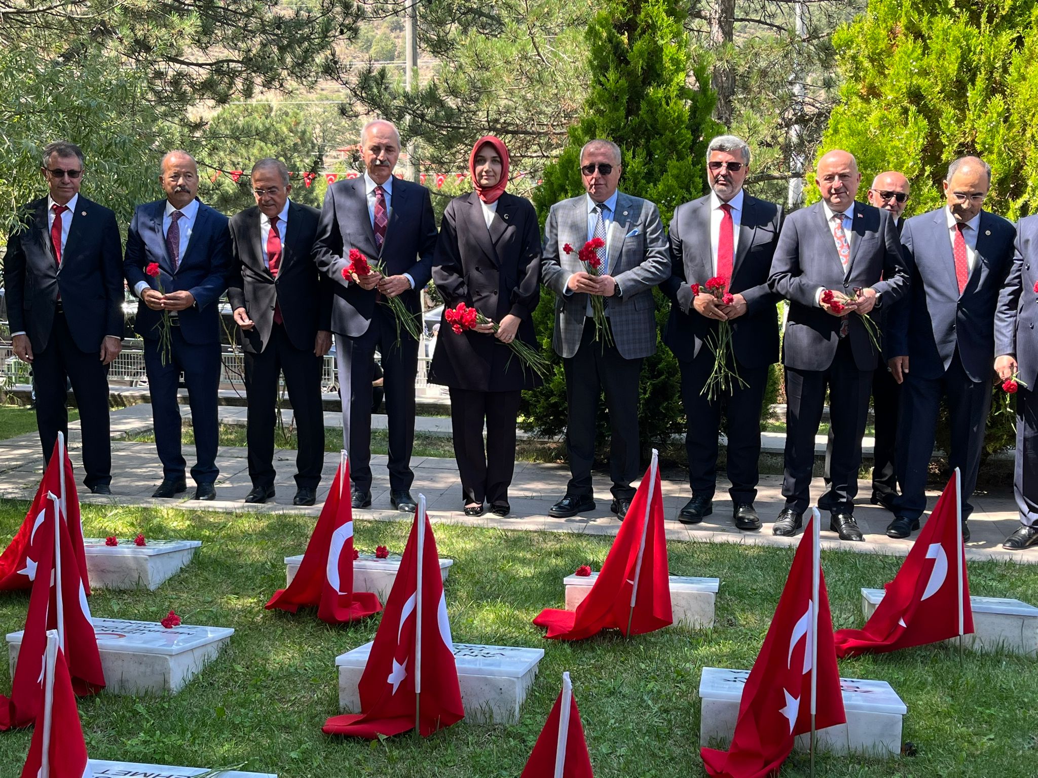 TBMM Başkanı Kurtulmuş,  Yüzbaşı Agâh Efendi'yi Mezarı Başında Andı