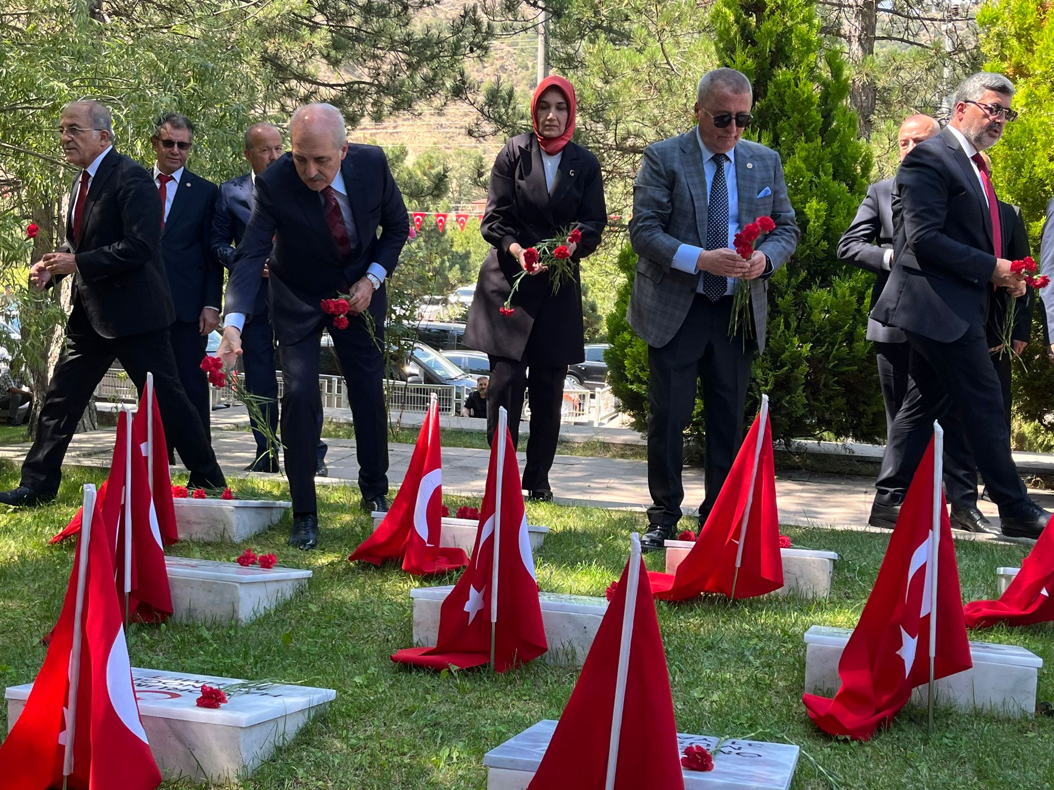 TBMM Başkanı Kurtulmuş,  Yüzbaşı Agâh Efendi'yi Mezarı Başında Andı