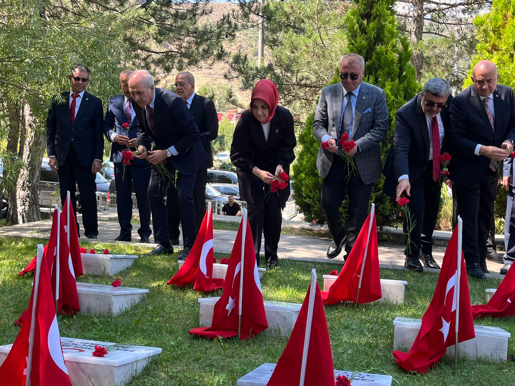 TBMM Başkanı Kurtulmuş,  Yüzbaşı Agâh Efendi'yi Mezarı Başında Andı