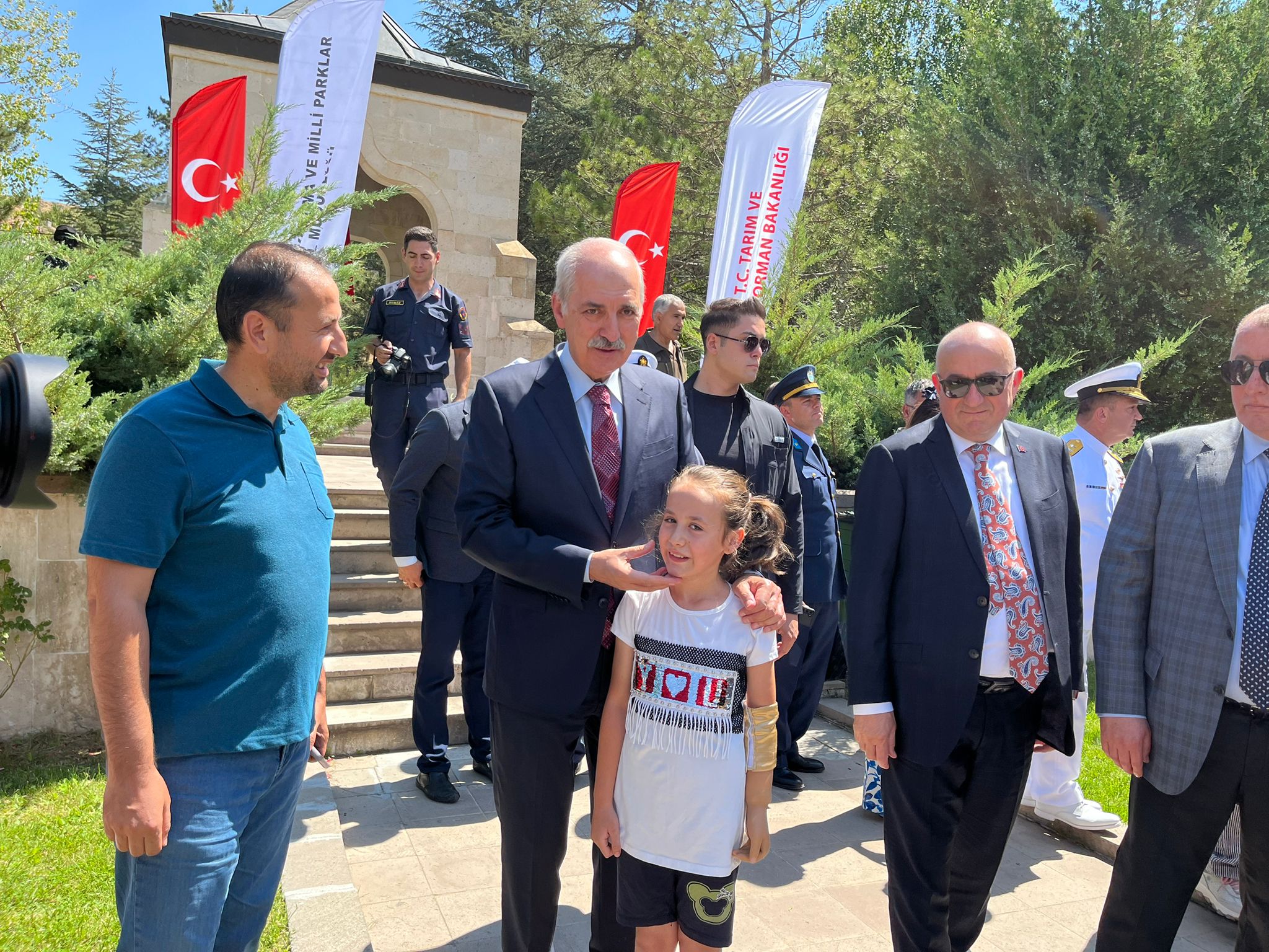 TBMM Başkanı Kurtulmuş,  Yüzbaşı Agâh Efendi'yi Mezarı Başında Andı