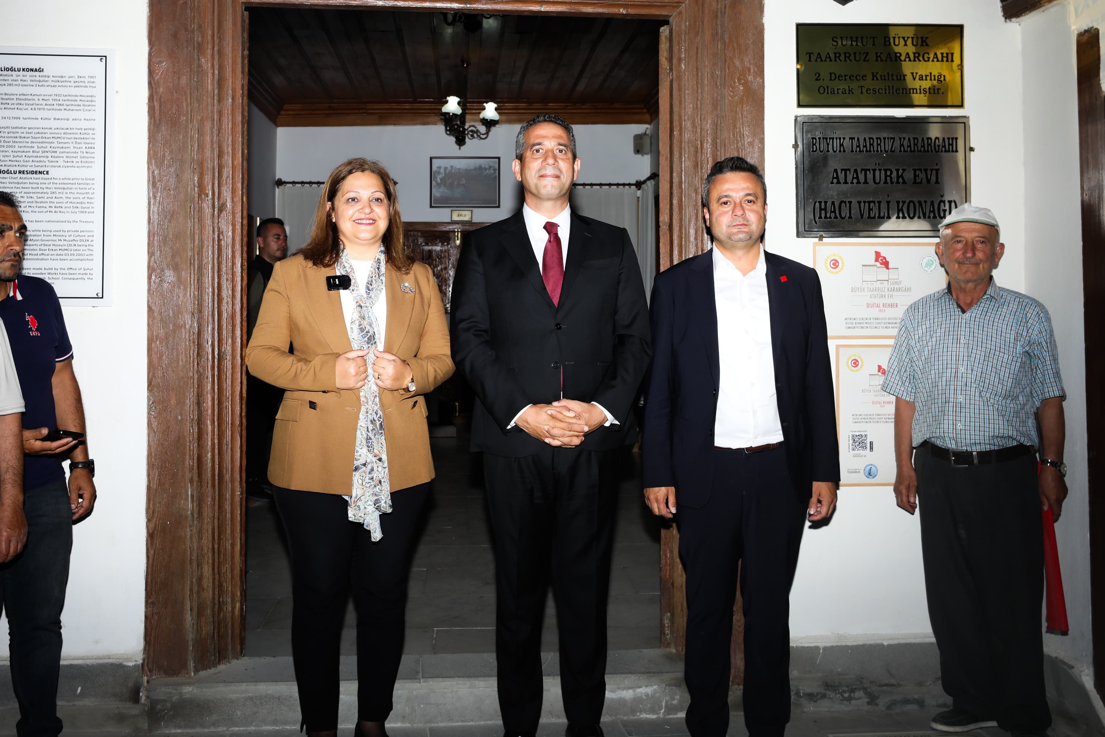 Zafer Yürüyüşü'nde Tarihi Anlar: Başarır Ve Yavaş Kocatepe'de