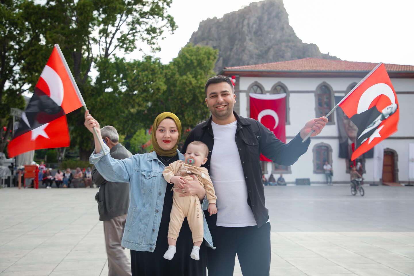 Kıraç Konseri Coşkusu Türk Bayraklarıyla Taçlandı!