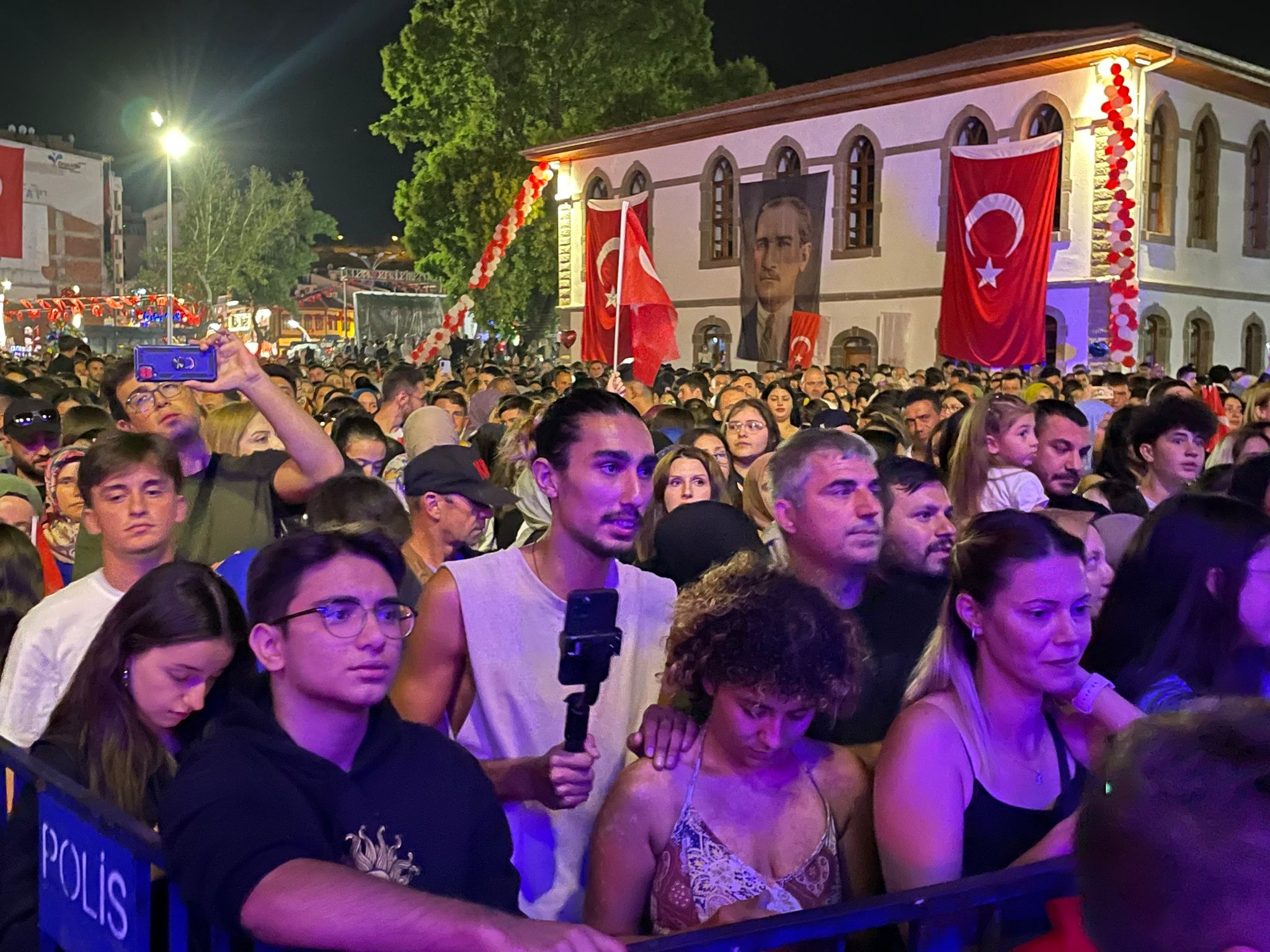 KIRAÇ KONSERİ İÇİN GERİ SAYIM BAŞLADI