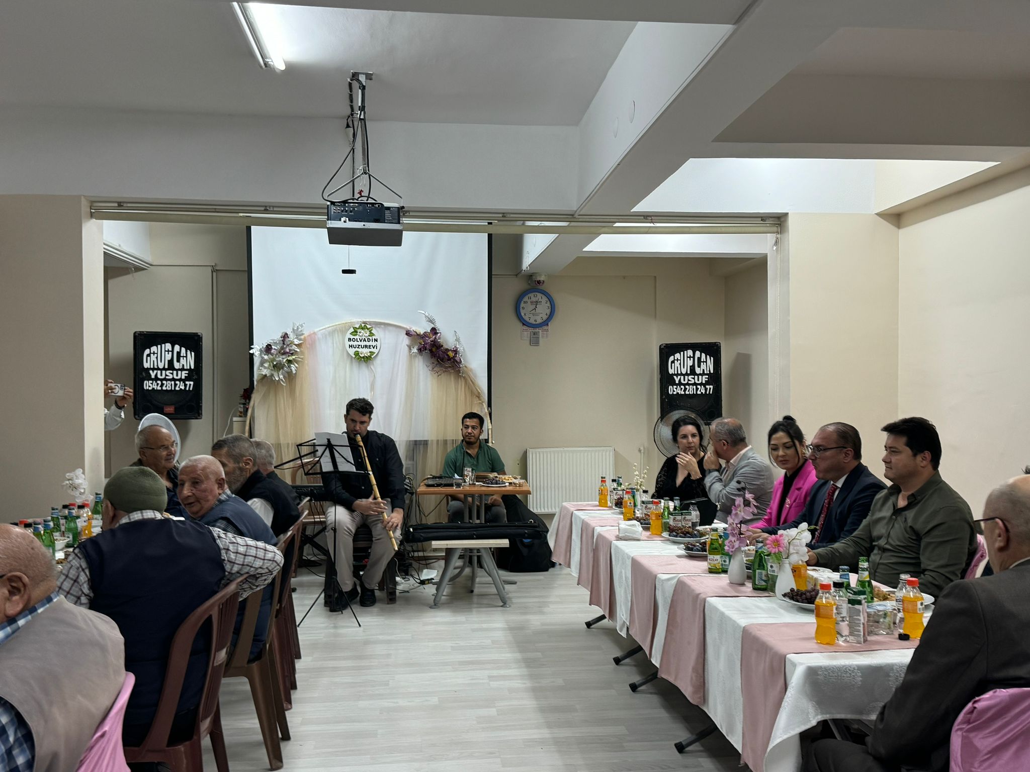 Bolvadin'de Huzurevleri Buluşuyor" Programı Düzenlendi