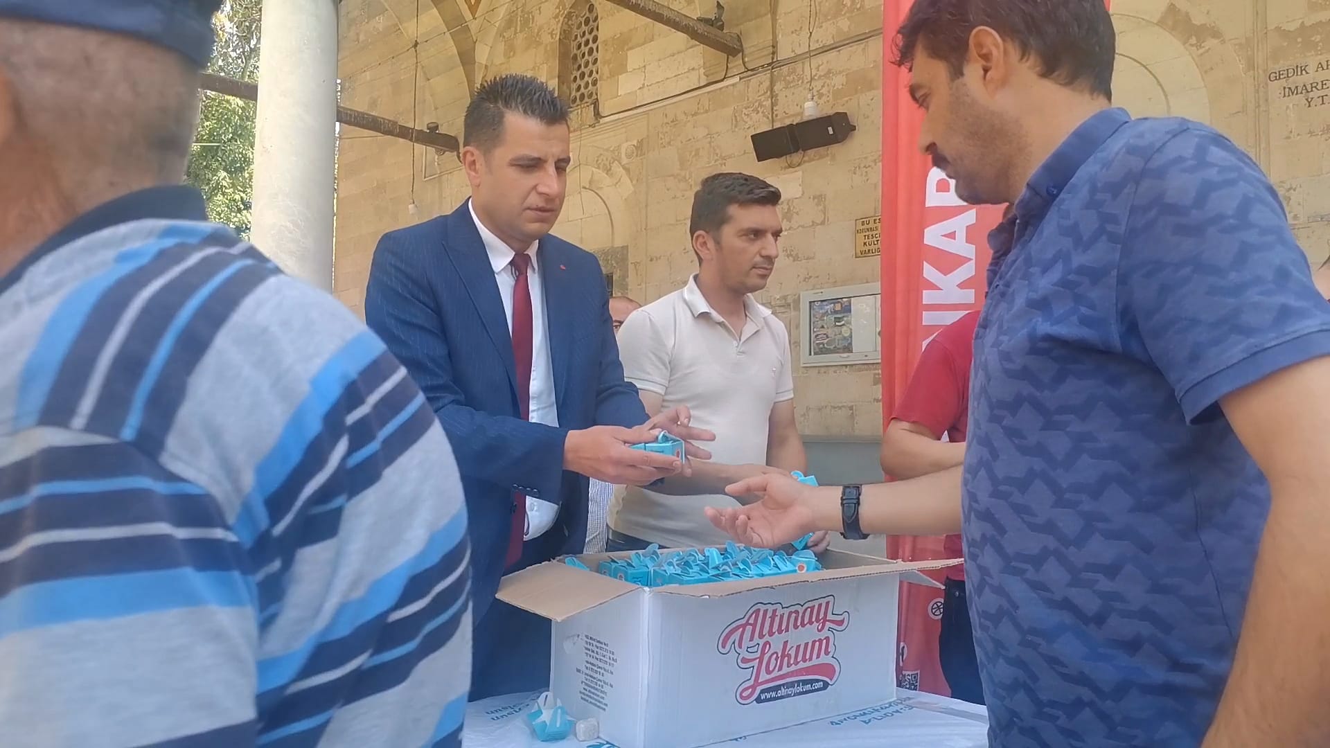 Afyon Belediyesi Şehitler İçin Lokum İkramında Bulundu