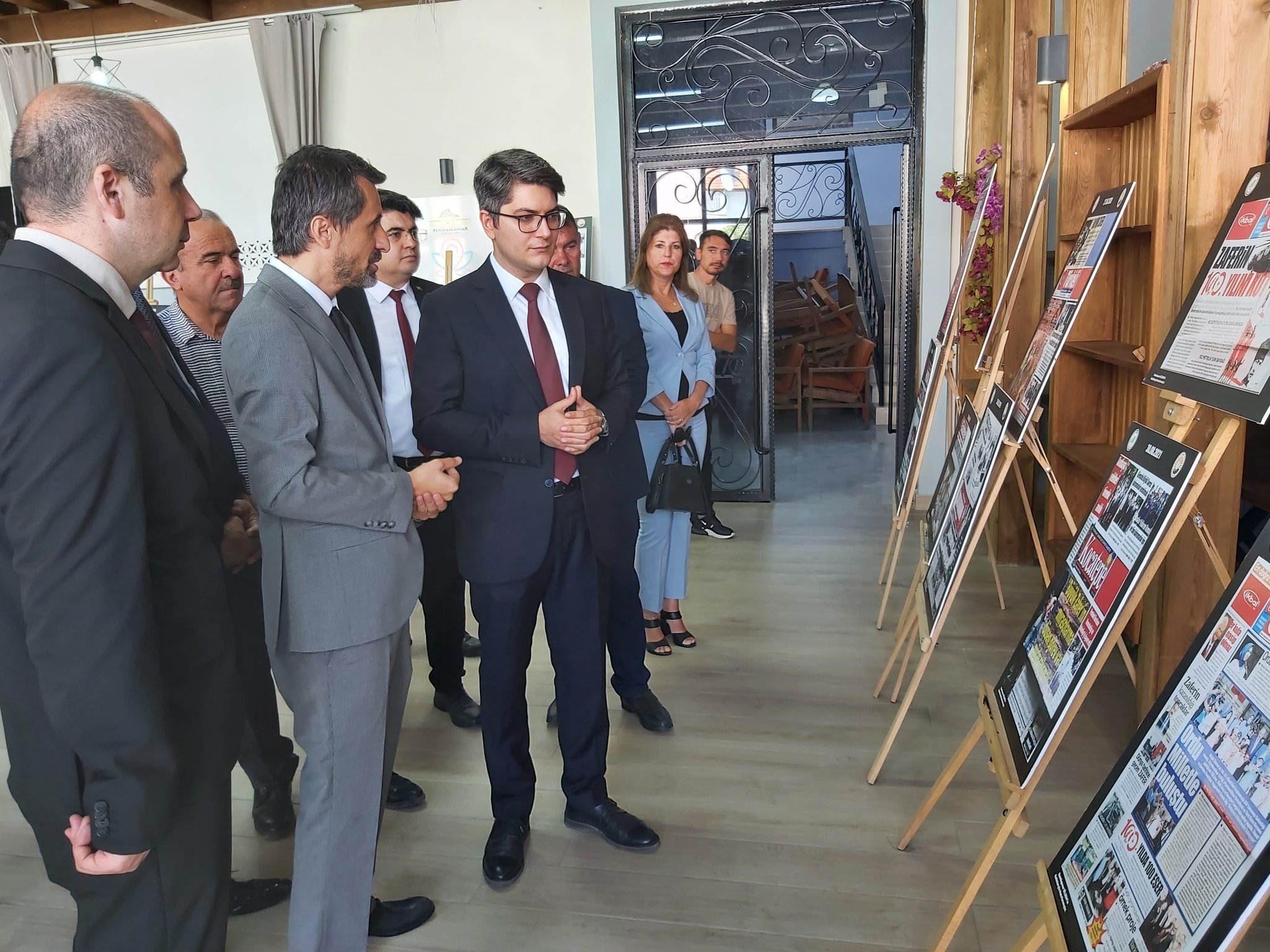 Zafer Haftası'nın 100 Yıllık Yansımaları Sergisi Sinanpaşa Kadın Kültür Evi'nde Açıldı