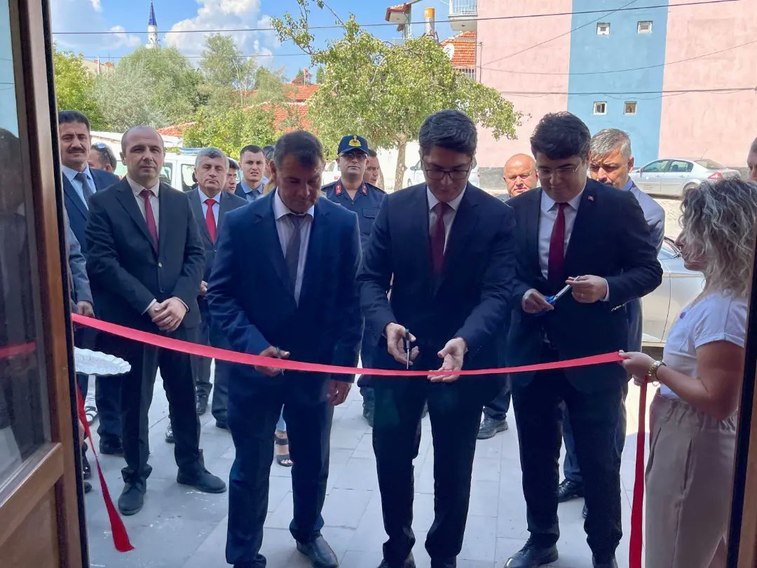 Zafer Haftası'nın 100 Yıllık Yansımaları Sergisi Sinanpaşa Kadın Kültür Evi'nde Açıldı