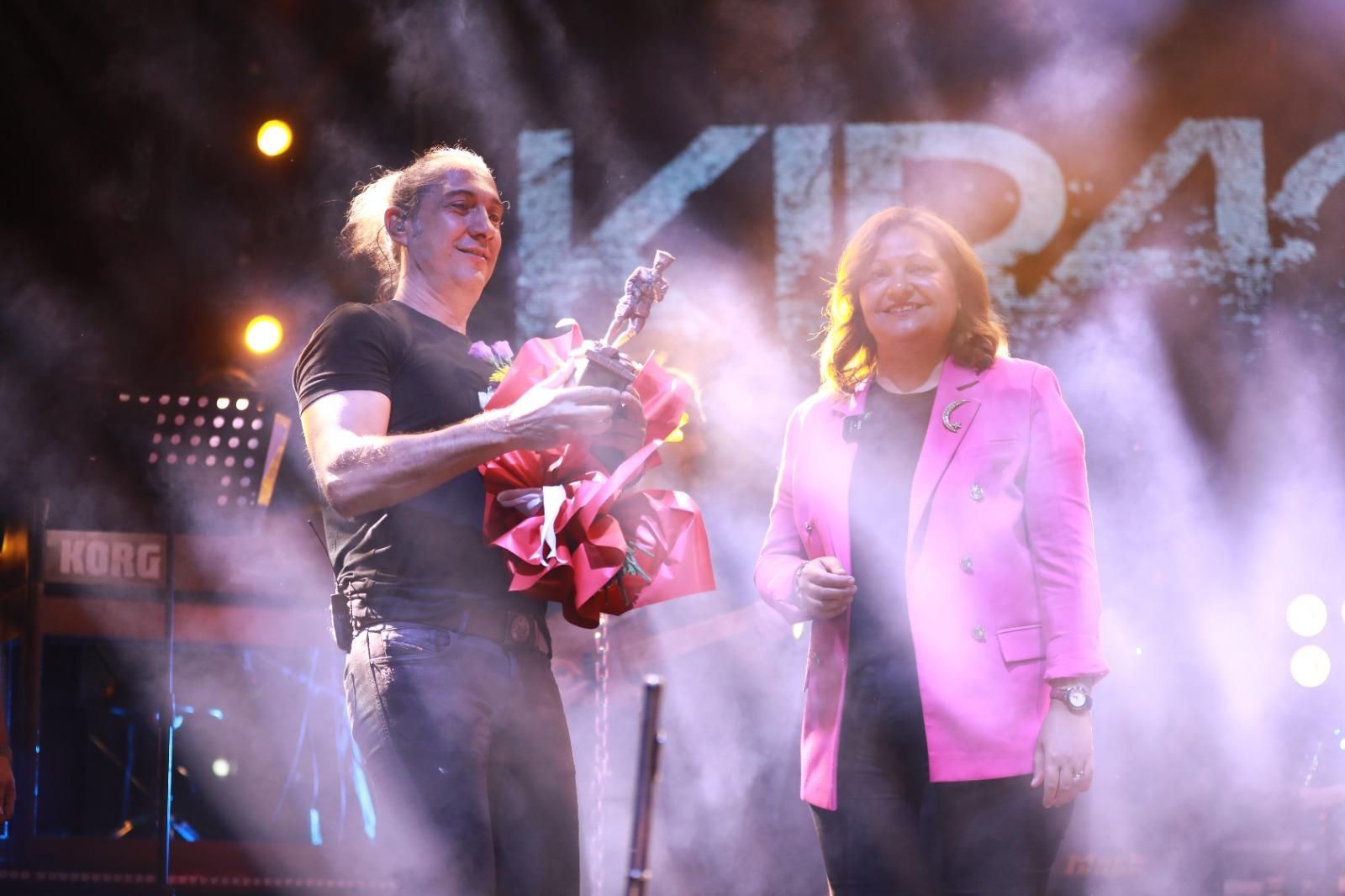 Başkan Köksal, Kıraç Konserinde Konuştu: “Hiçbir Güç, Hiçbir Makam; Millet İradesinden Üstün Değildir”