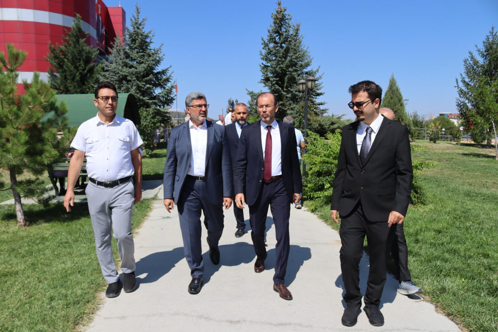 AK Partili Özkaya Yerinde İnceledi AFSÜ Sağlıkta Parlayan Bir Değer