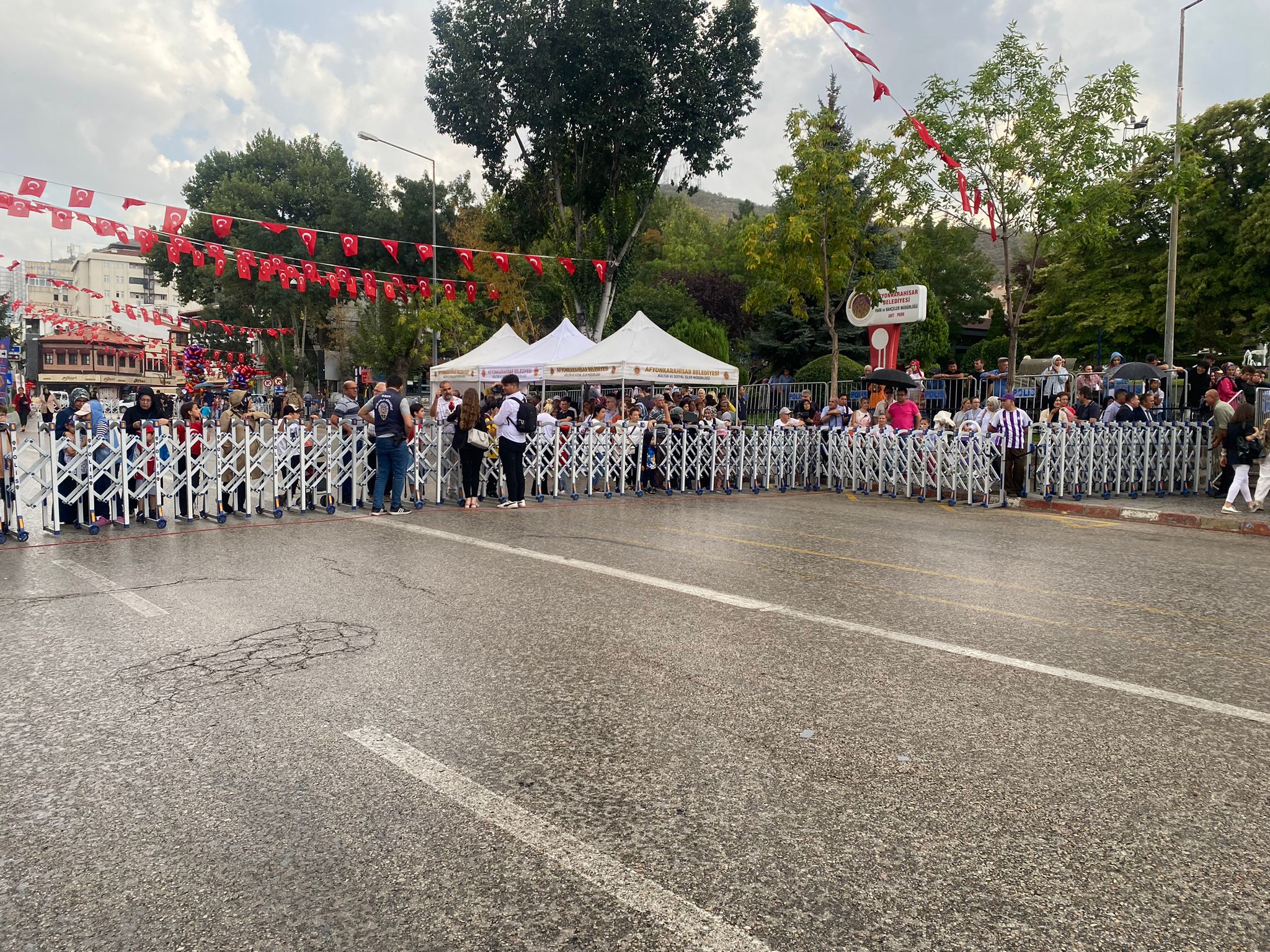 Zafer Meydanı Kutlamalara Hazırlanıyor