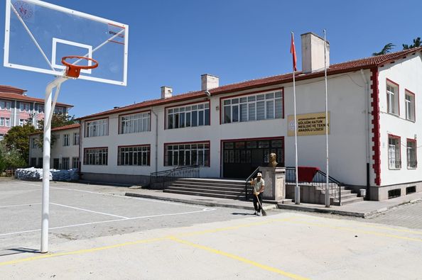 Emirdağ'da Okullar Yeni Eğitim Öğretim Yılına Hazırlanıyor