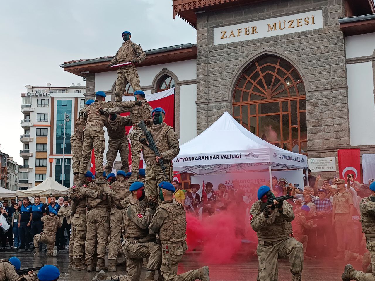 Afyon'da Türk Komandolarından Nefes Kesen Gösteri