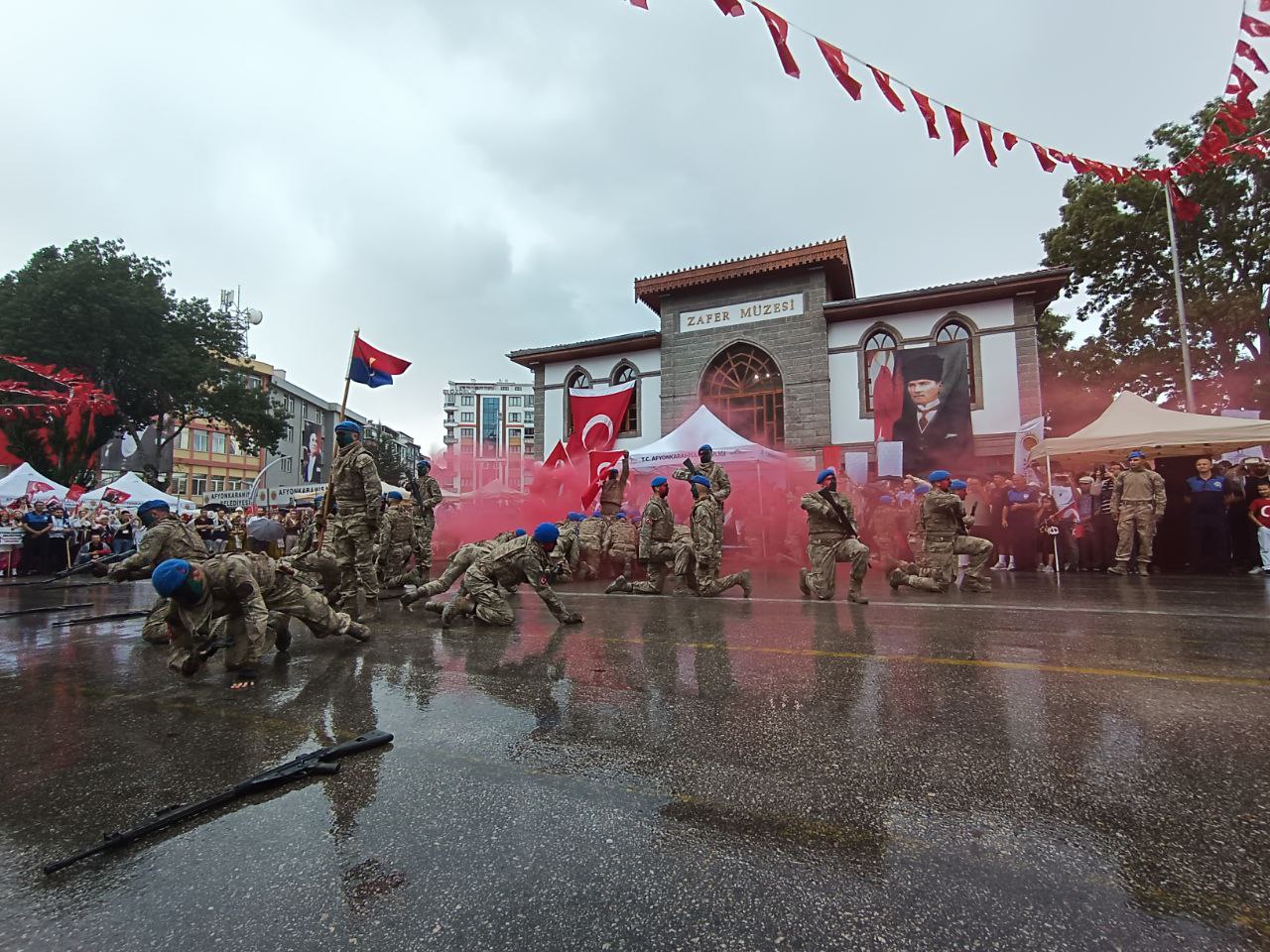 Afyon'da Türk Komandolarından Nefes Kesen Gösteri