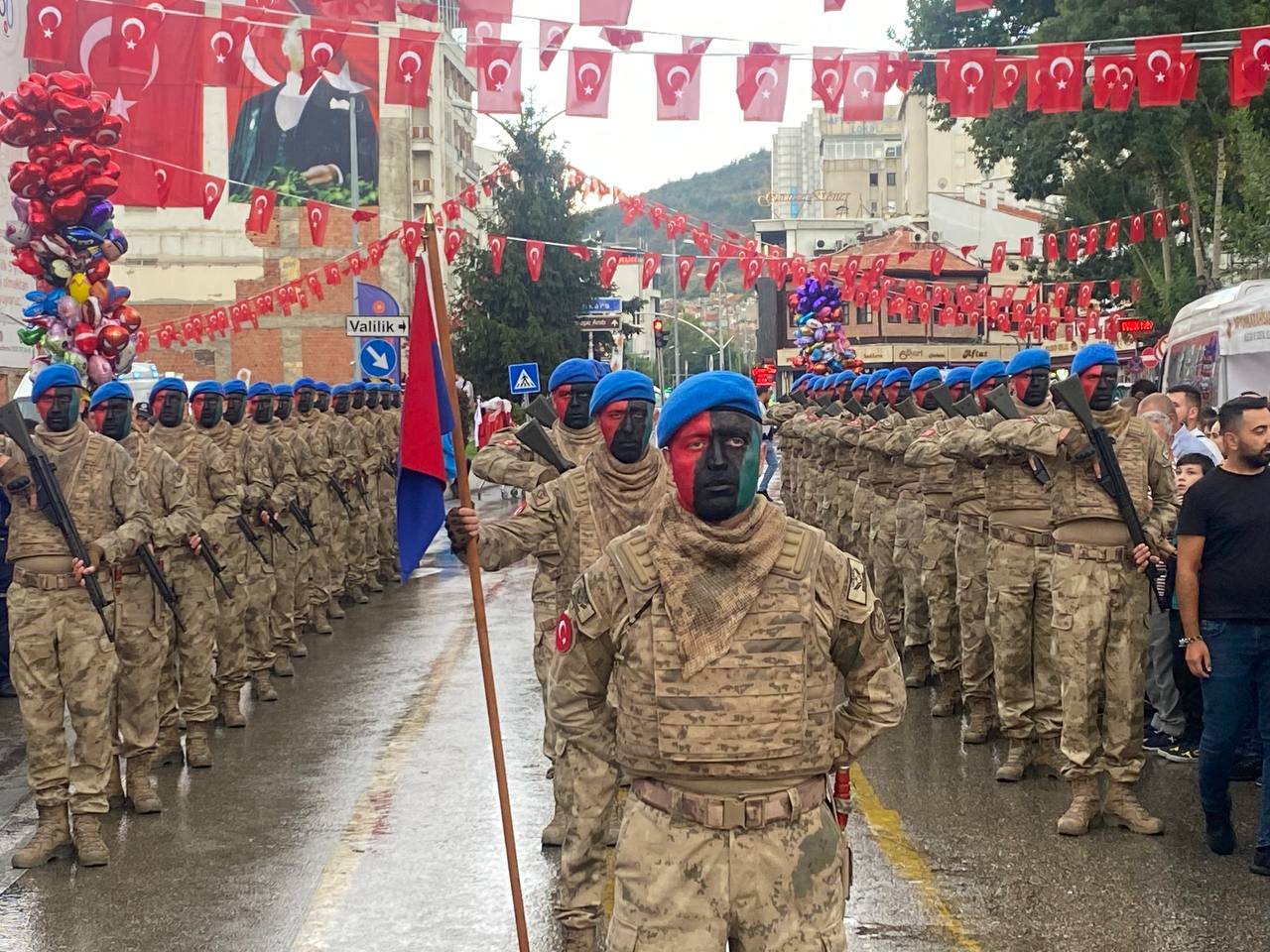 Afyon'da Türk Komandolarından Nefes Kesen Gösteri