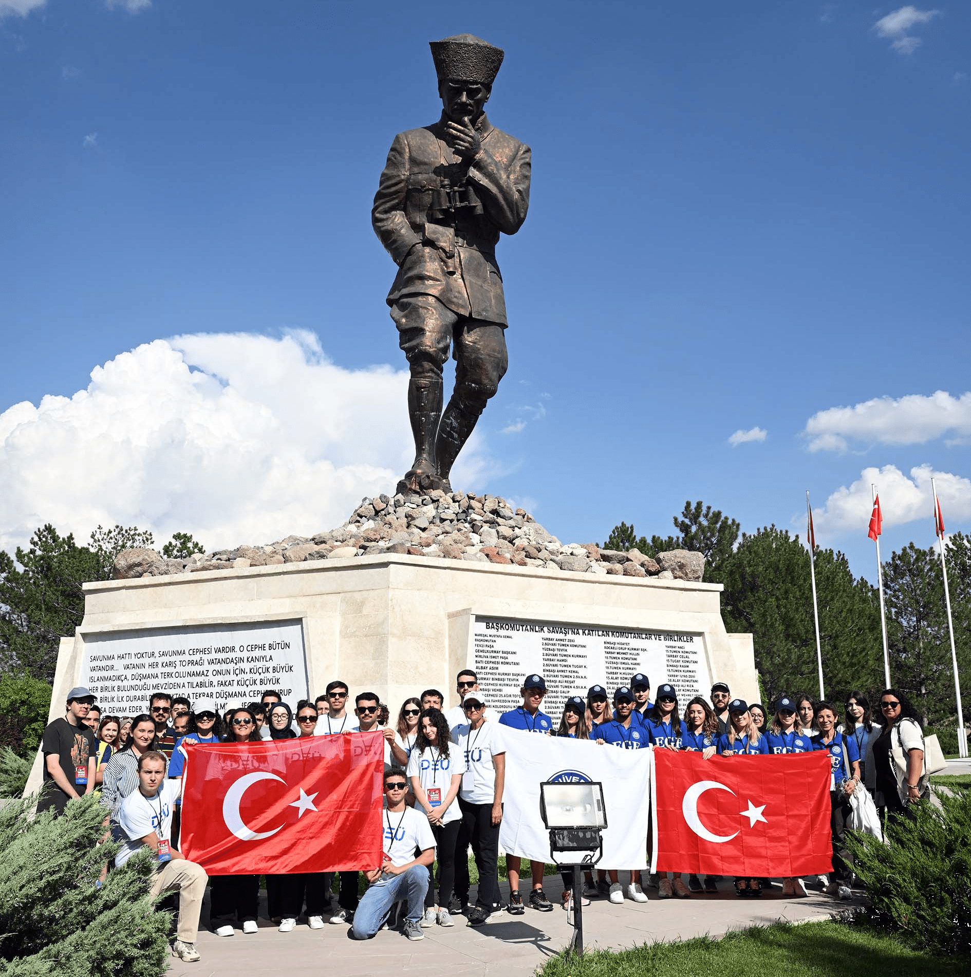 Rektör Okumuş Büyük Taarruz ’un 102. Yıl Coşkusuna Zafer Yürüyüşü İle Katıldı